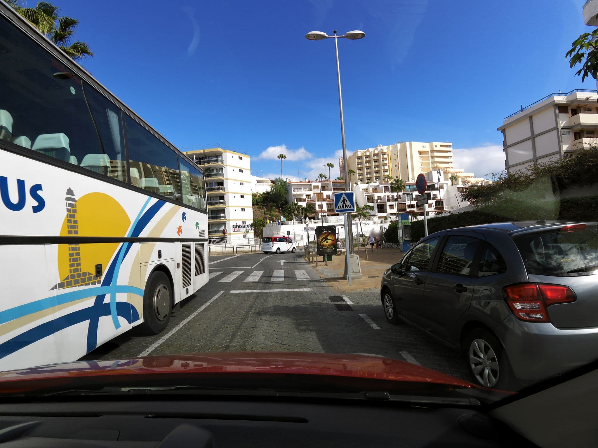 Street view near Apartamentos Los Elefantes, Playa del Ingles — © zors1843 (CC BY-SA · Mapillary)