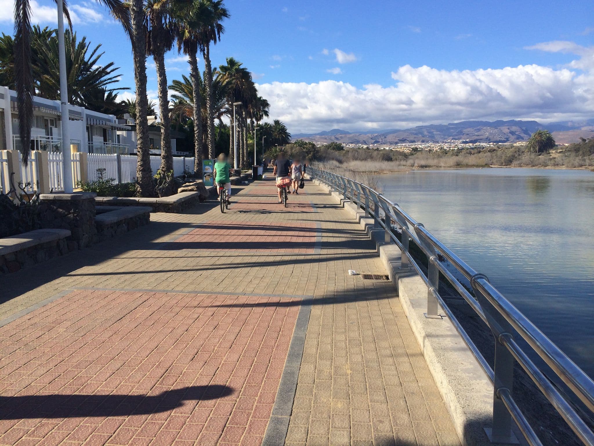 Street view near Apartamentos Cocoteros, Playa del Ingles — © 14ottar (CC BY-SA · Mapillary)