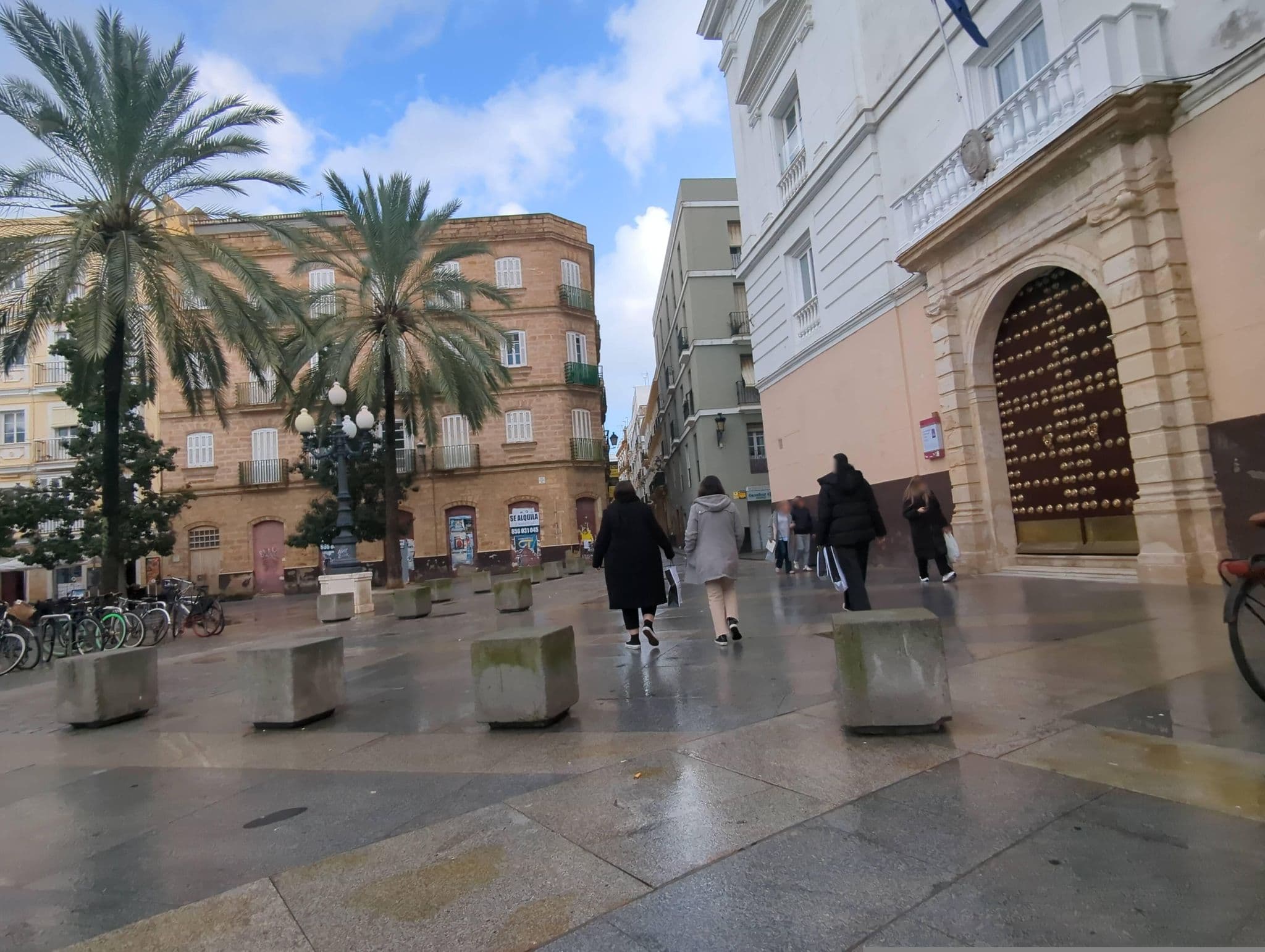 Street view near Chillout Tres Mares Hotel Cadiz, Cadiz — © miguel_andrade (CC BY-SA · Mapillary)
