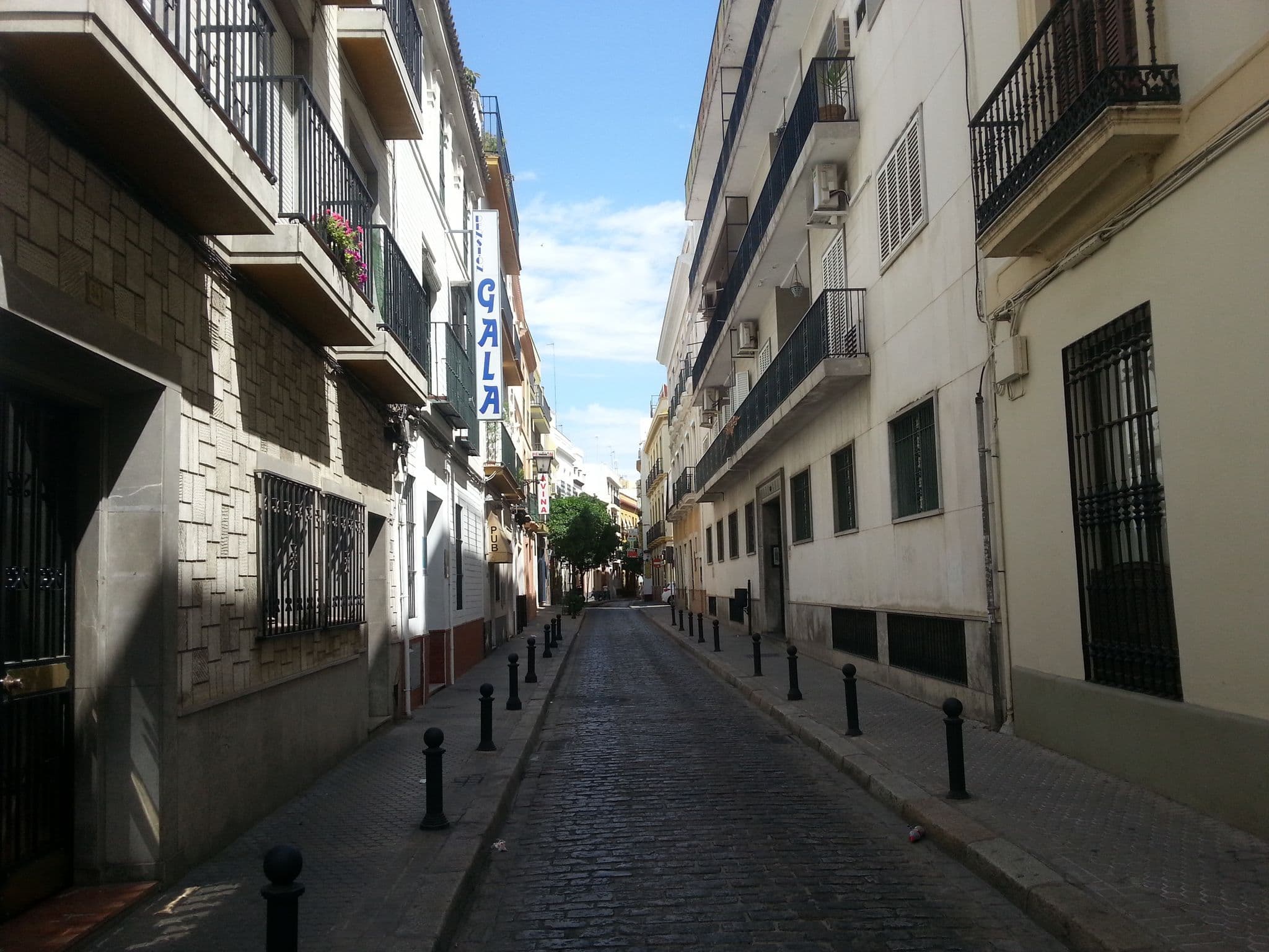 Street view near Waytostay, Sevilla — © paulinus (CC BY-SA · Mapillary)