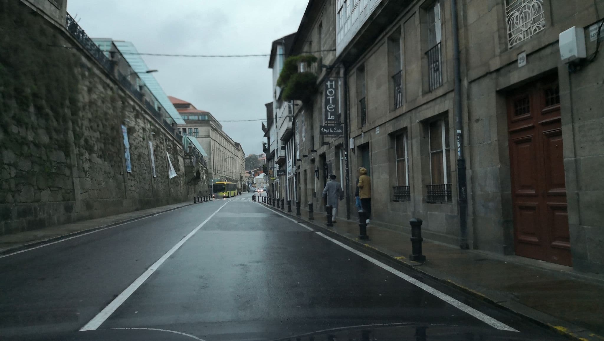 Street view near Hotel Virxe da Cerca, Santiago de Compostela — © sanjorgepinho (CC BY-SA · Mapillary)