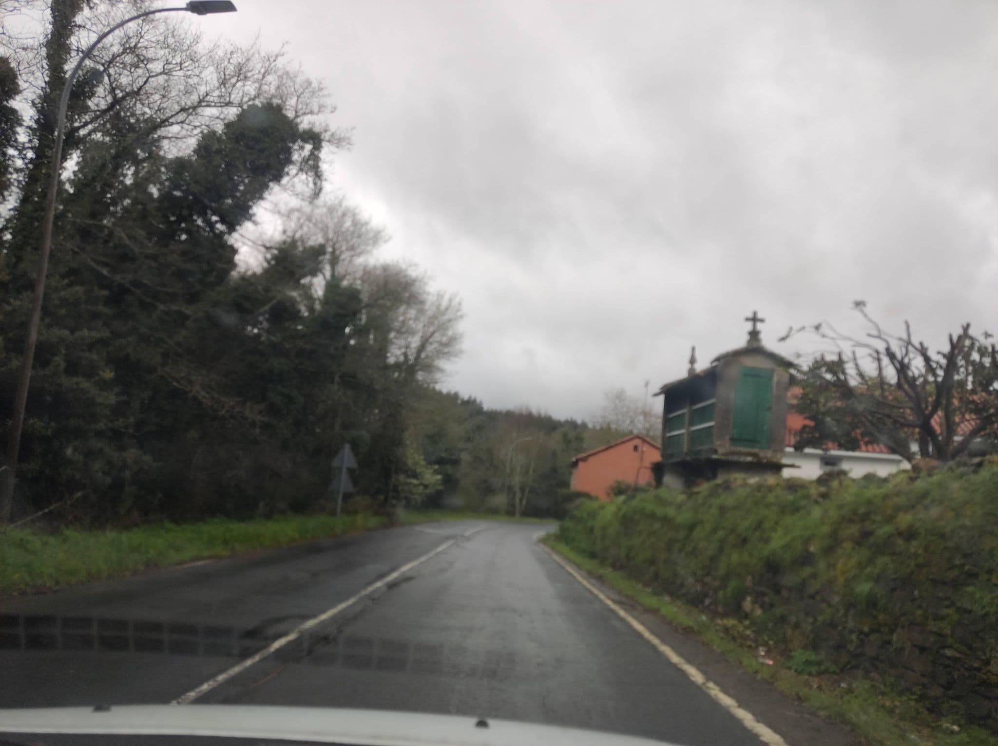 Street view near Casa das Regueiras, Santiago de Compostela — © mCalle (CC BY-SA · Mapillary)