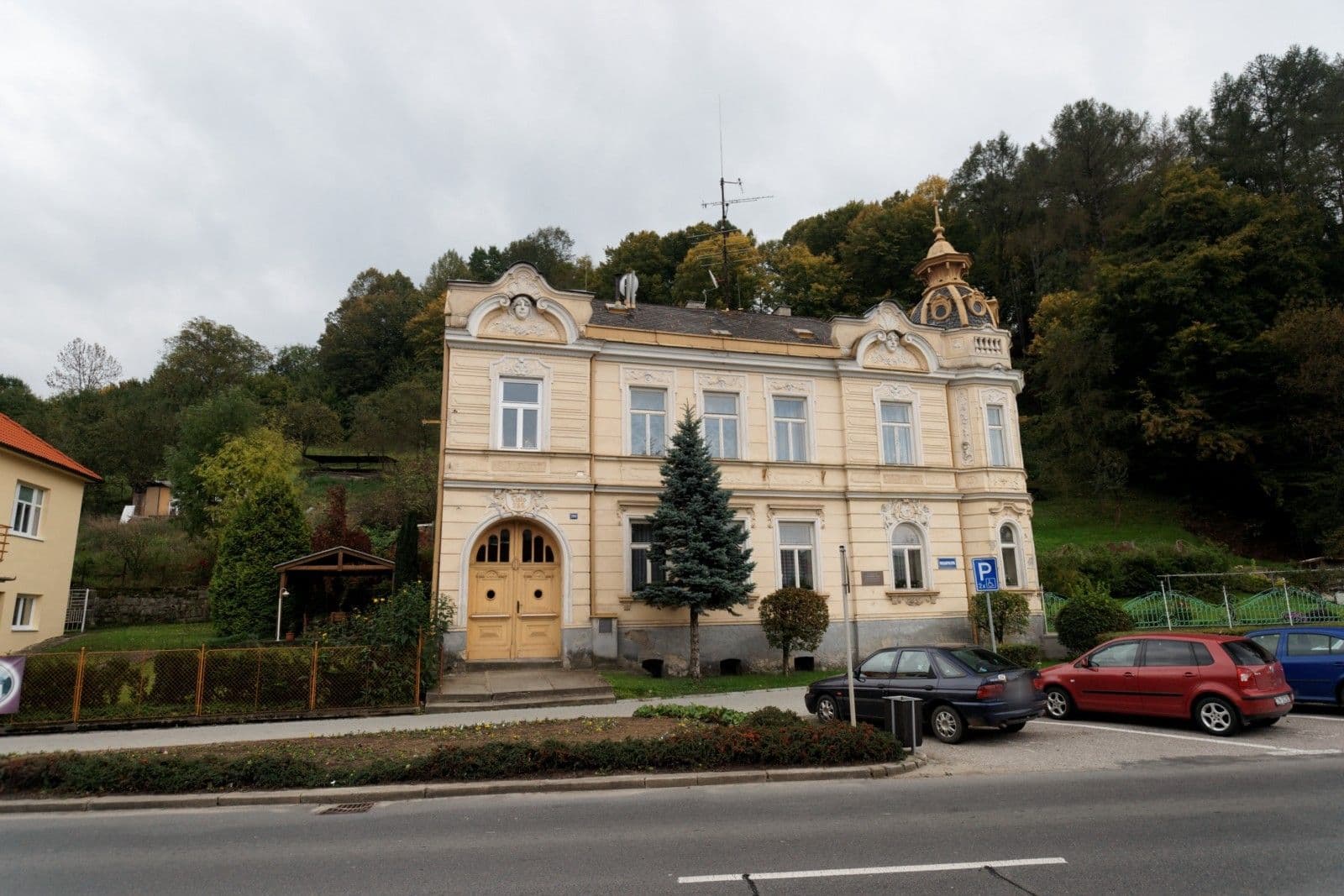 Street view near Penzion Oáza, Luhačovice — © txllxt (CC BY-SA · Mapillary)