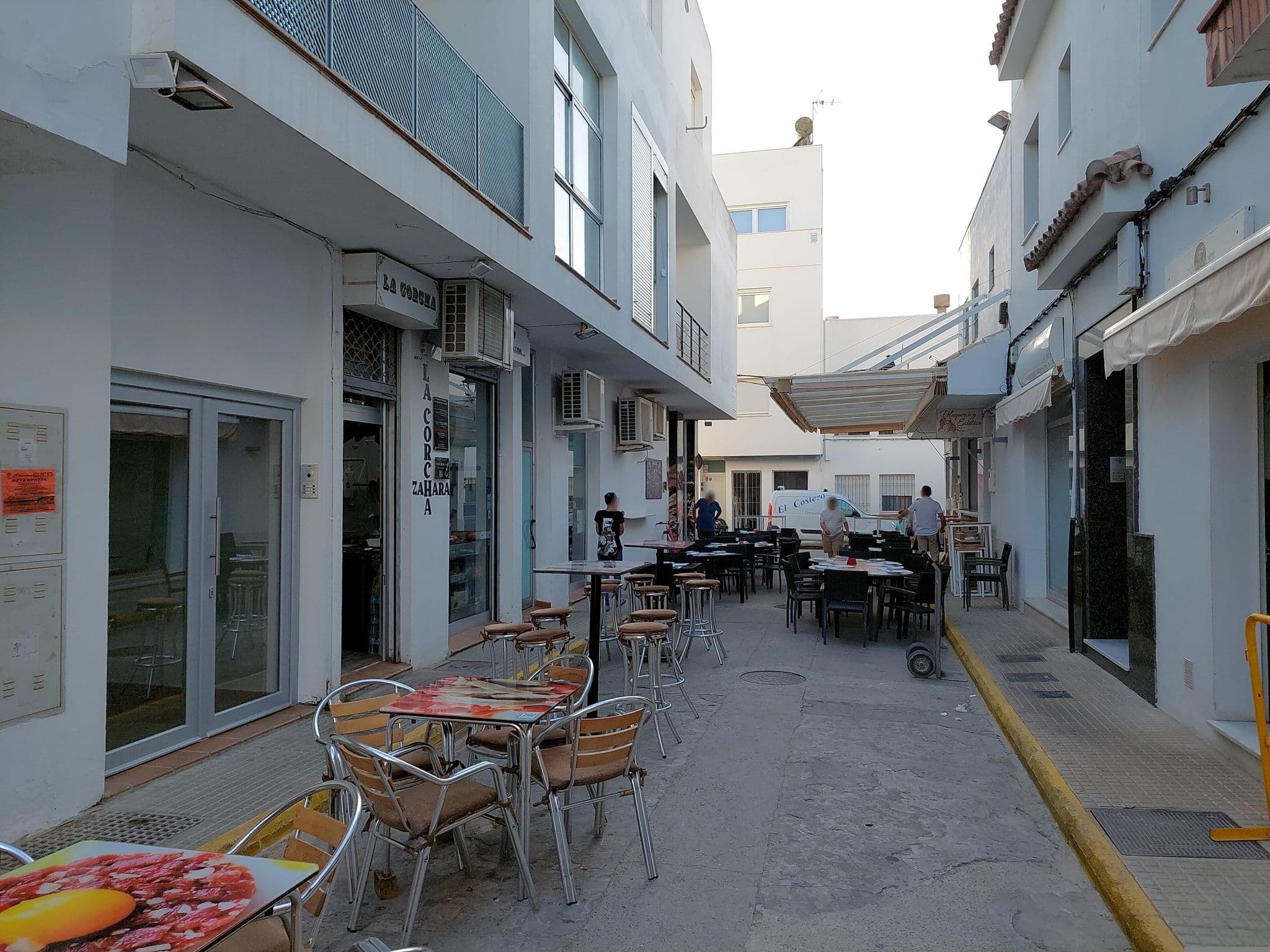 Street view near Apartamentos levante, Zahara de los Atunes — © robertogeb (CC BY-SA · Mapillary)