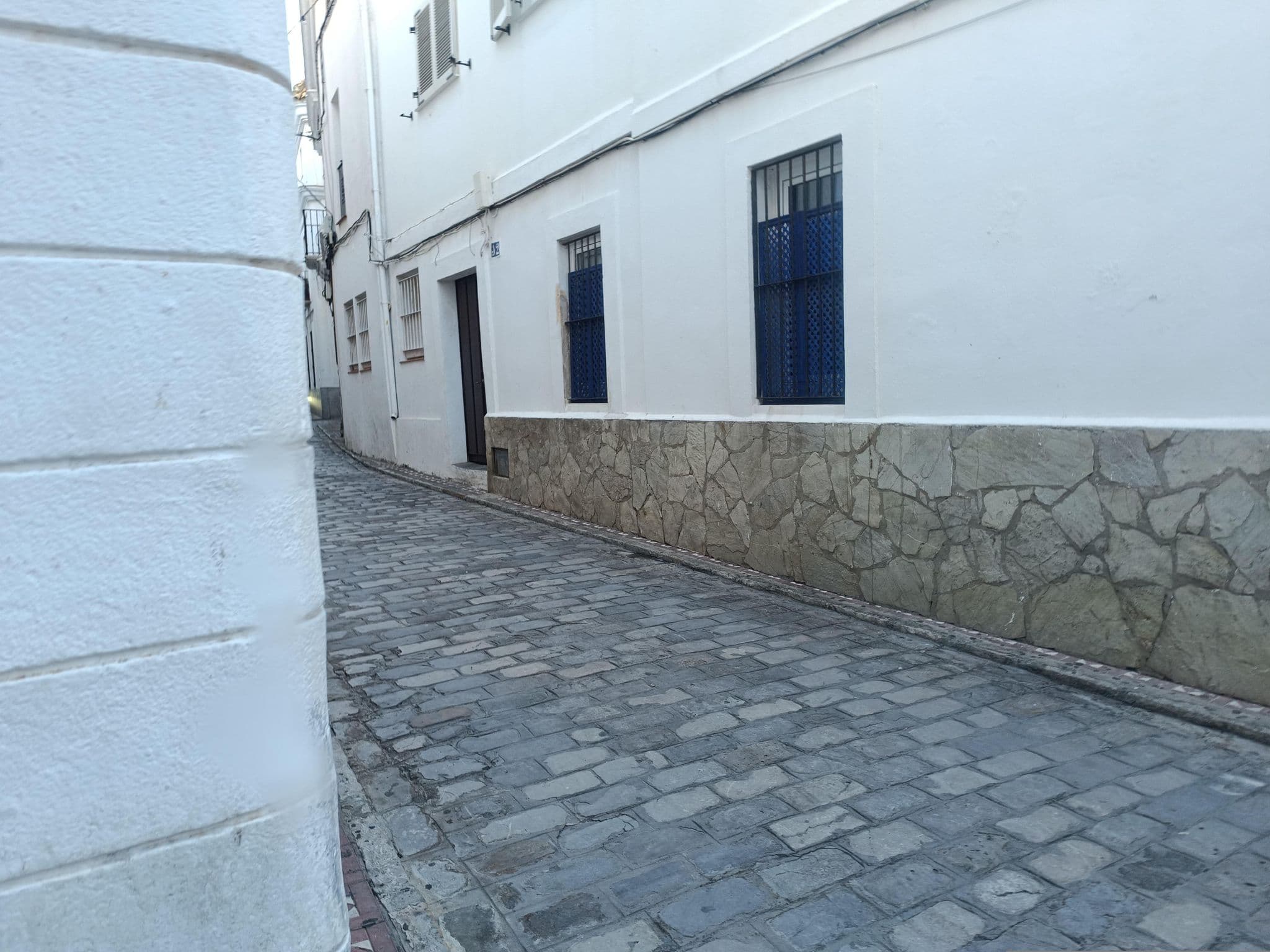 Street view near Hostal Alameda, Tarifa — © Duro (CC BY-SA · Mapillary)