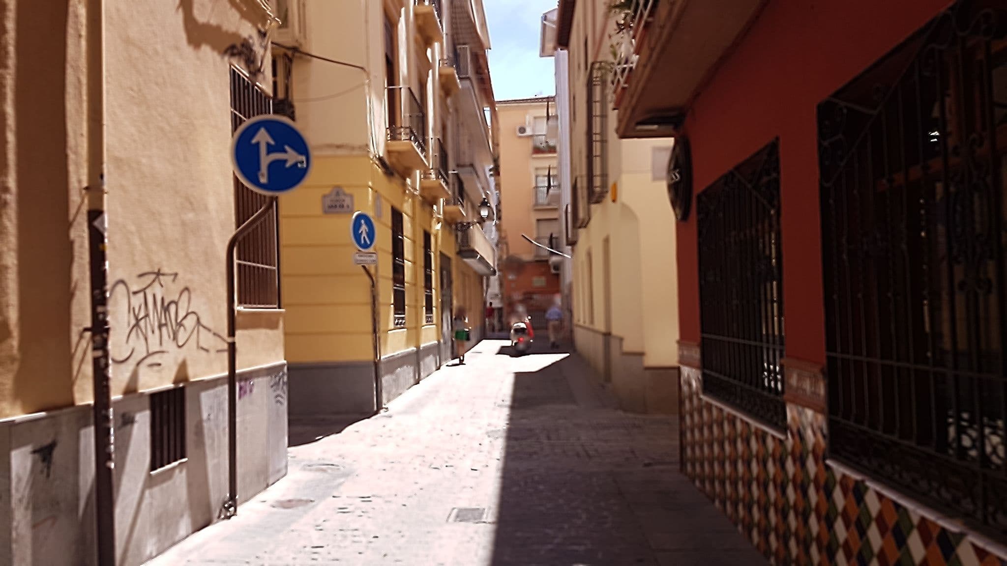 Street view near Centro Europeo De Las Mujeres Mariana Pineda. Casa De Mariana Pineda, Granada — © kirikset (CC BY-SA · Mapillary)
