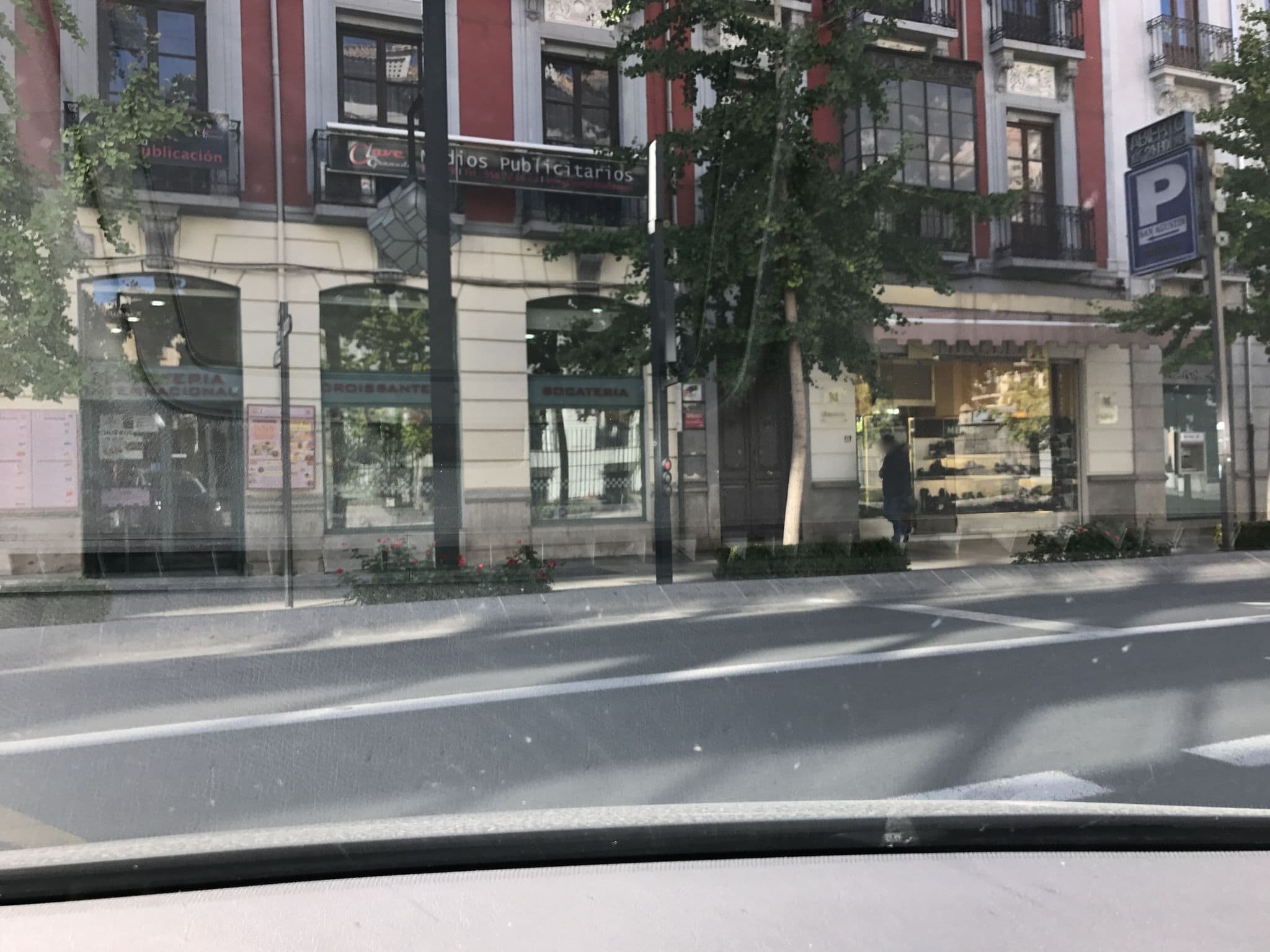 Street view near Habitat Suites Gran Via 17, Granada — © rainerup (CC BY-SA · Mapillary)