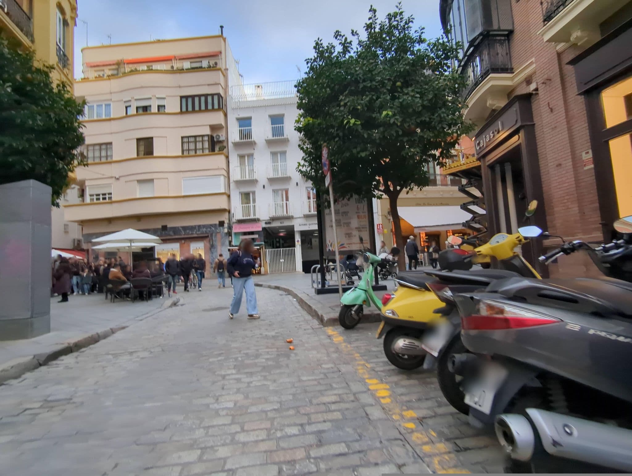 Street view near Waytostay, Sevilla — © miguel_andrade (CC BY-SA · Mapillary)