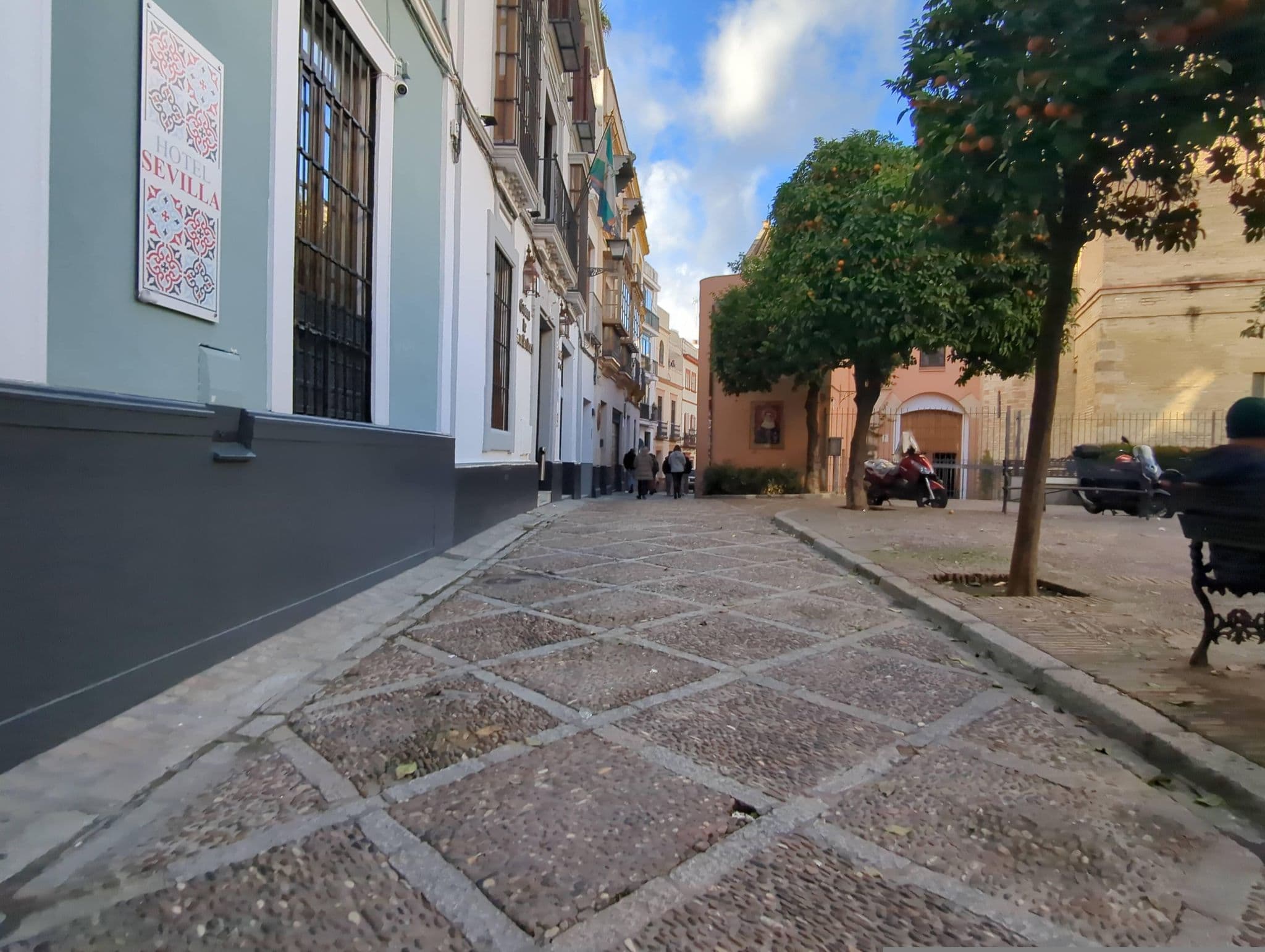 Street view near Ch Apartment, Sevilla — © miguel_andrade (CC BY-SA · Mapillary)
