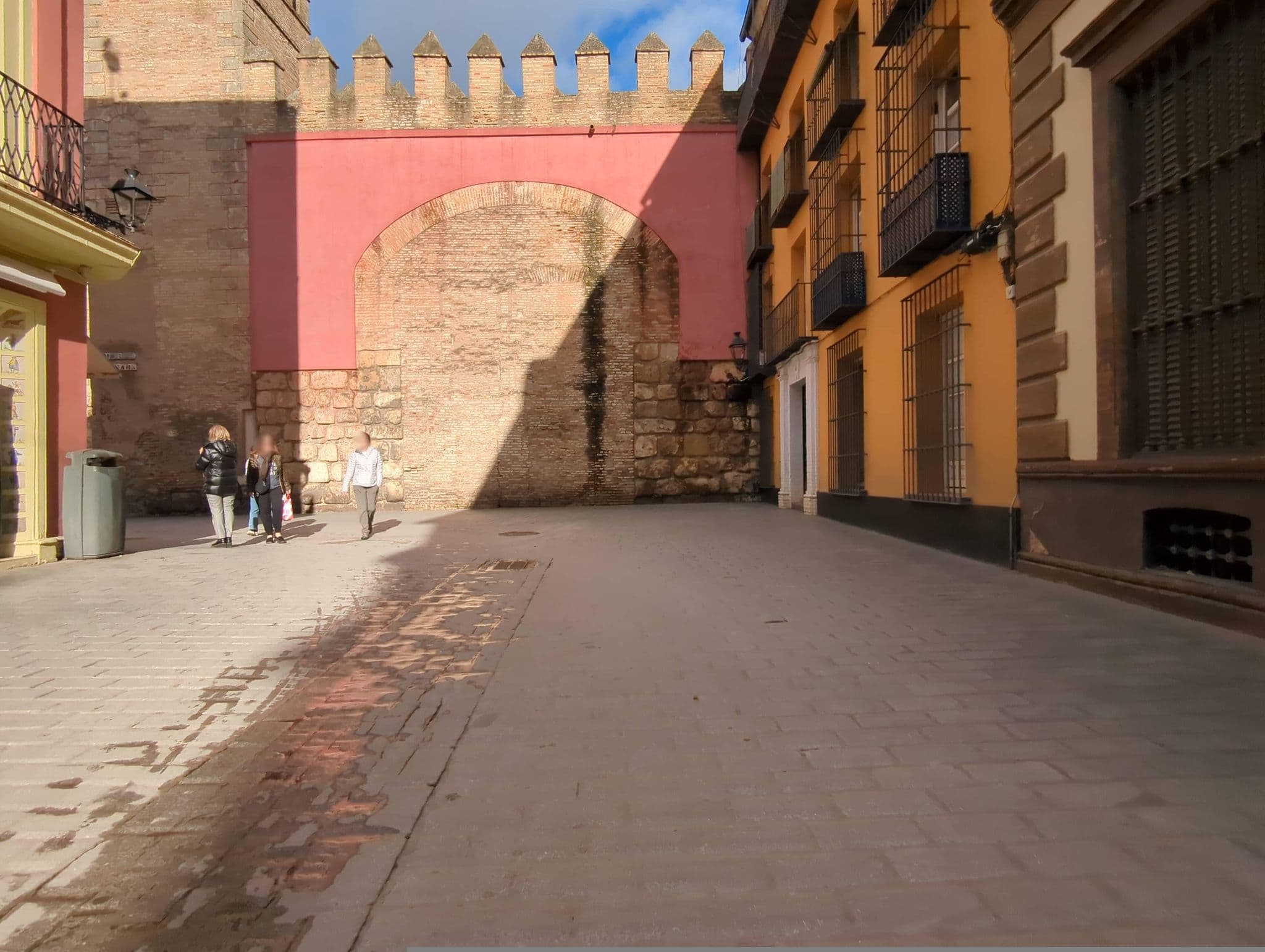 Street view near Suites Murillo, Sevilla — © miguel_andrade (CC BY-SA · Mapillary)