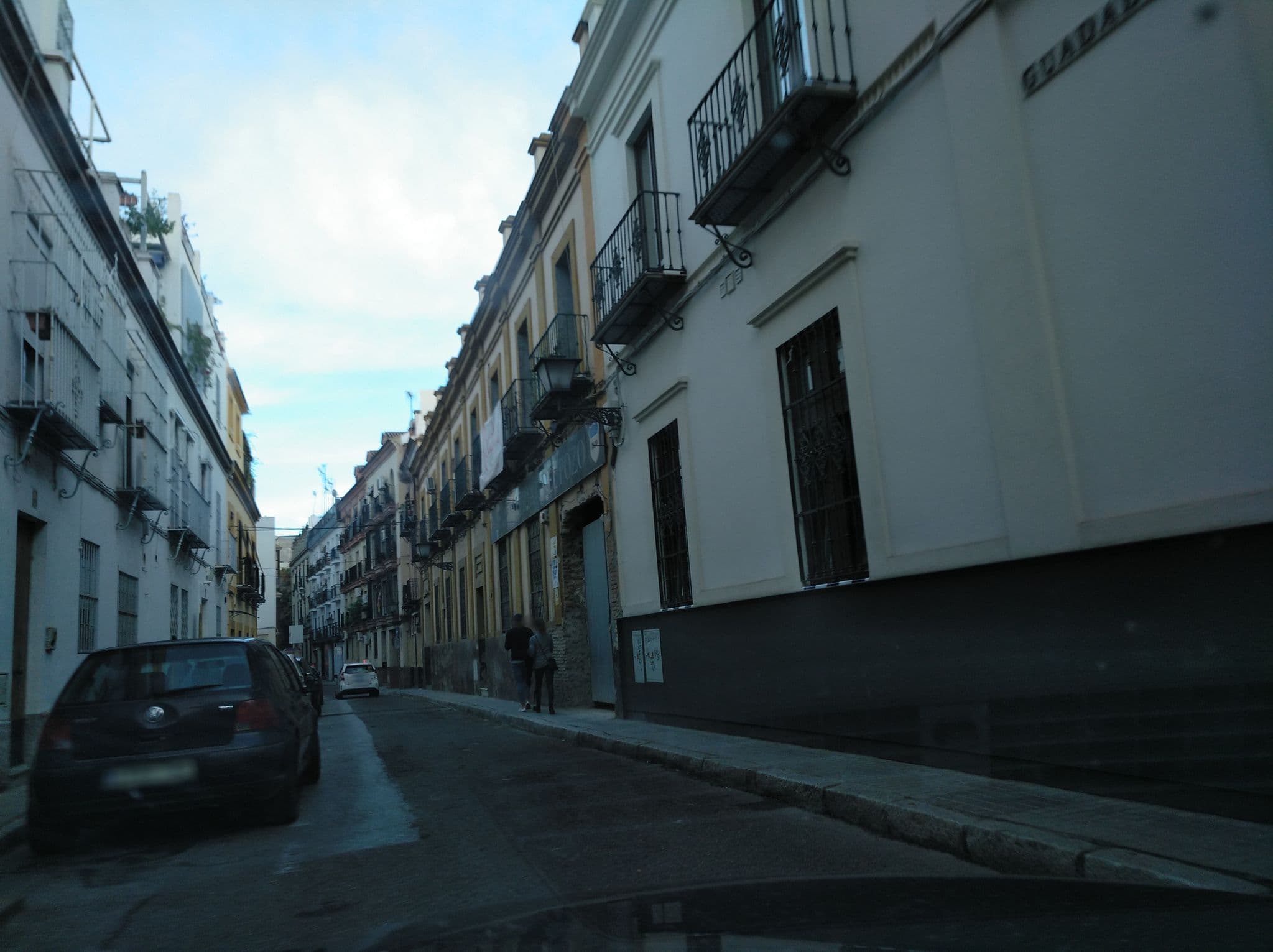 Street view near Airbnb Clara, Sevilla — © filohipo (CC BY-SA · Mapillary)