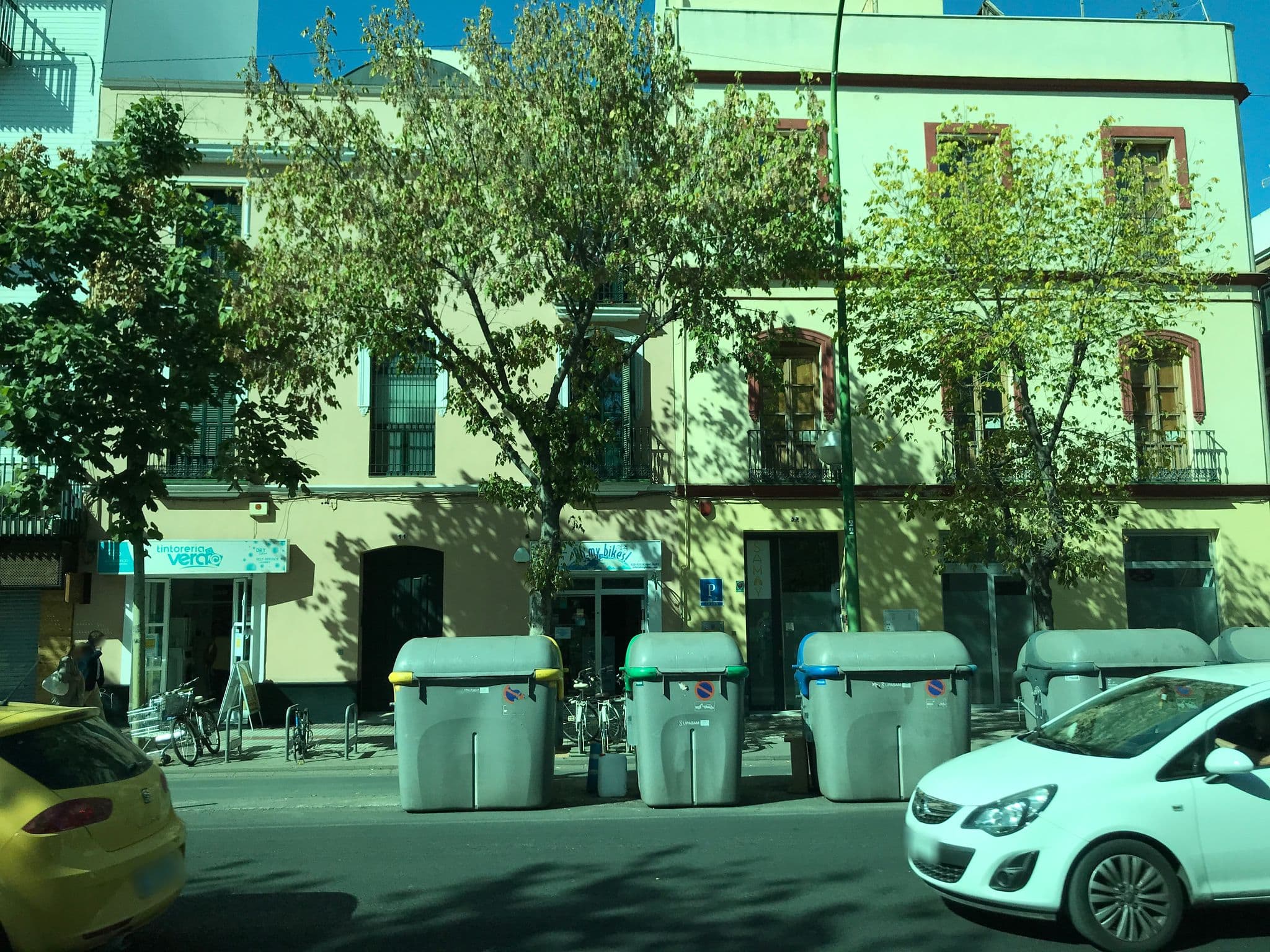 Street view near Samay Hostel, Sevilla — © ejegg (CC BY-SA · Mapillary)