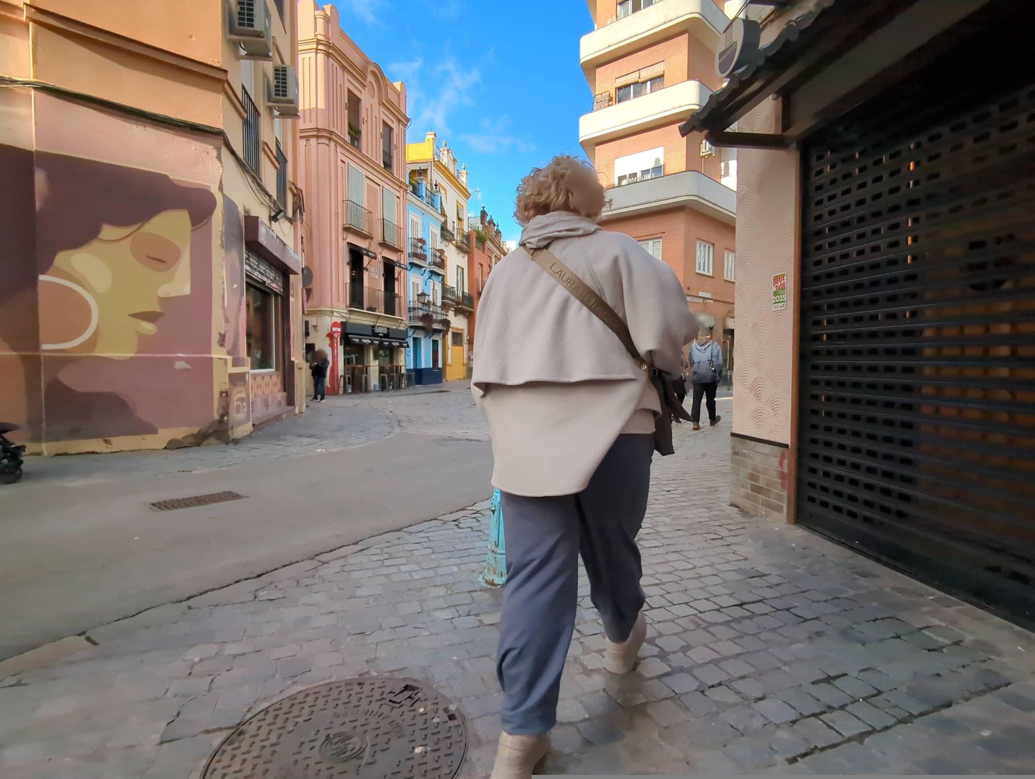 Street view near Ático Design House, Sevilla — © miguel_andrade (CC BY-SA · Mapillary)