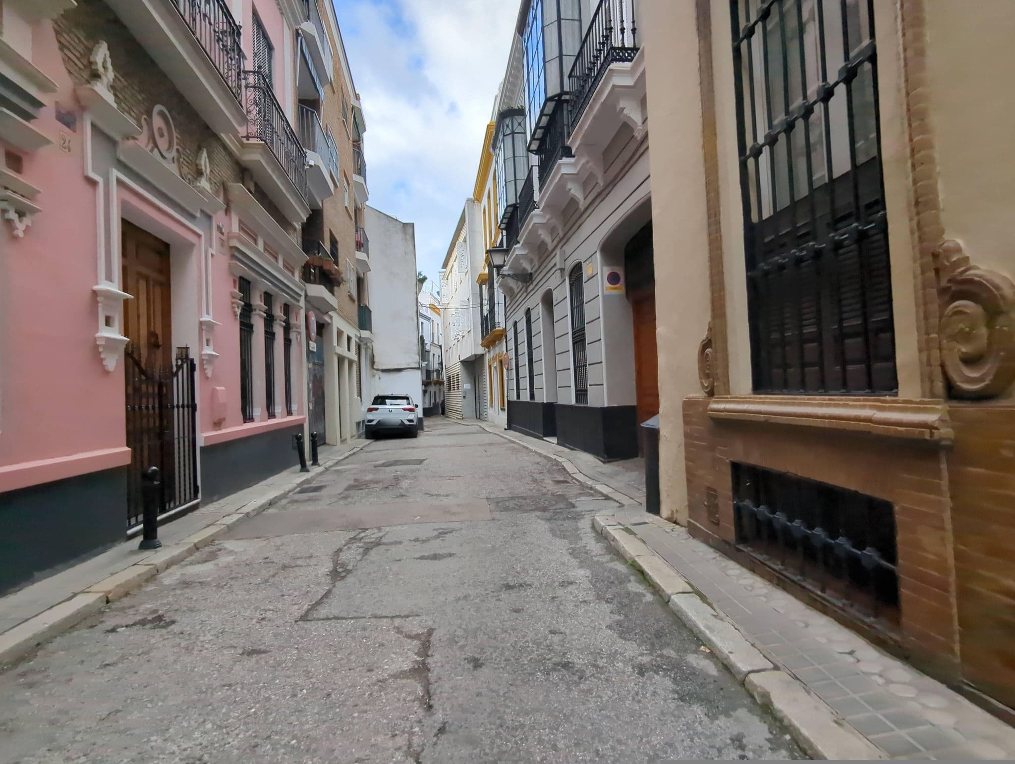 Street view near VÍRGENES - Singular Apartments, Sevilla — © miguel_andrade (CC BY-SA · Mapillary)