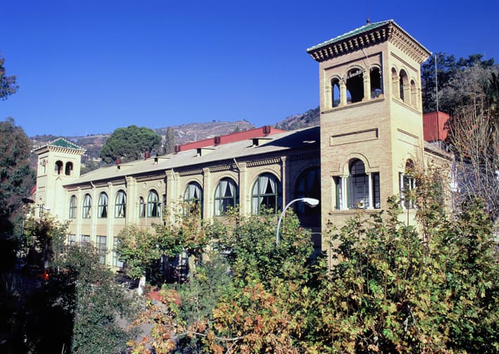 Hotel Balneario de Lanjarón 4* (via Wikimedia Commons, CC BY 3.0)