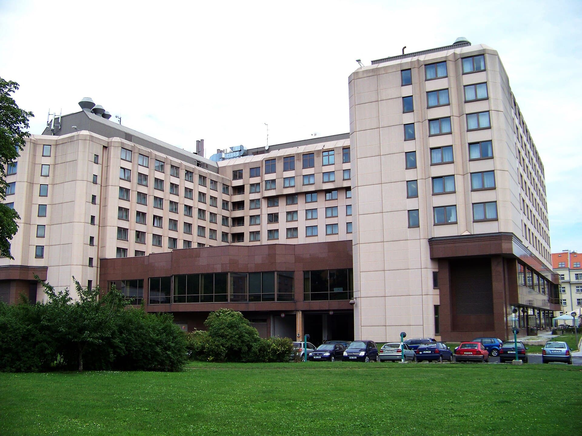 Vienna House Diplomat Prague (via Wikimedia Commons, CC BY-SA 3.0)