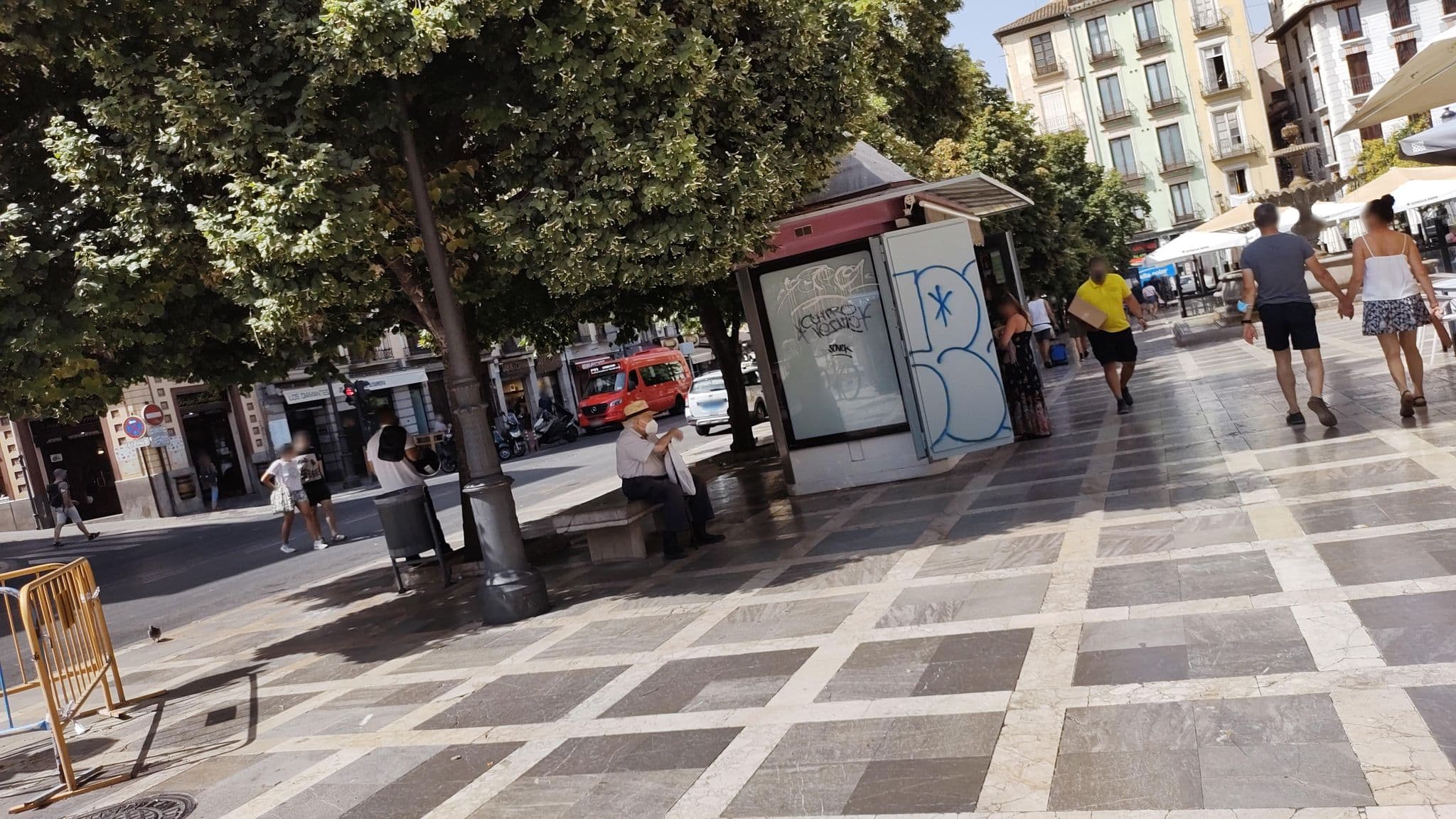 Street view near Pension Britz, Granada — © rsandu (CC BY-SA · Mapillary)