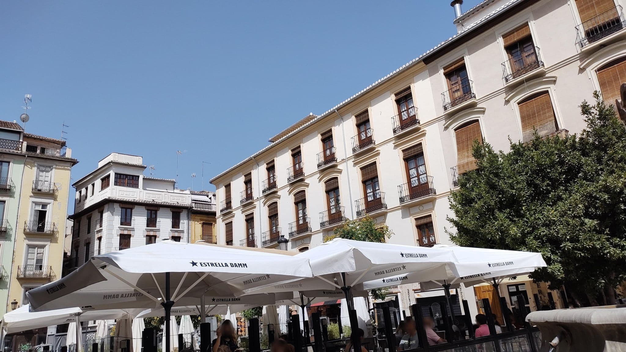 Street view near Hostel Venecia, Granada — © rsandu (CC BY-SA · Mapillary)