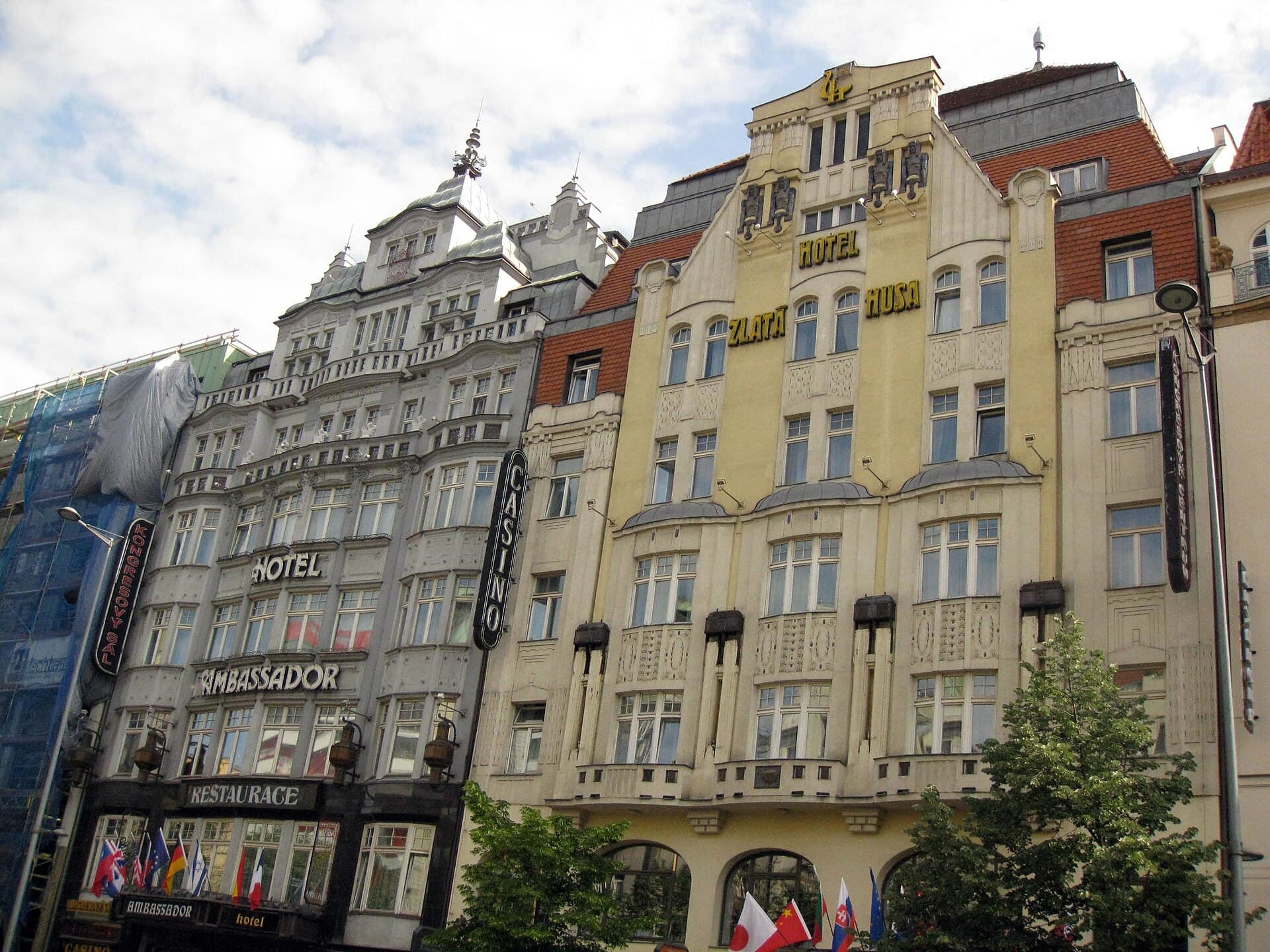 Hotel Ambassador - Zlatá Husa (via Wikimedia Commons, CC BY-SA 3.0)