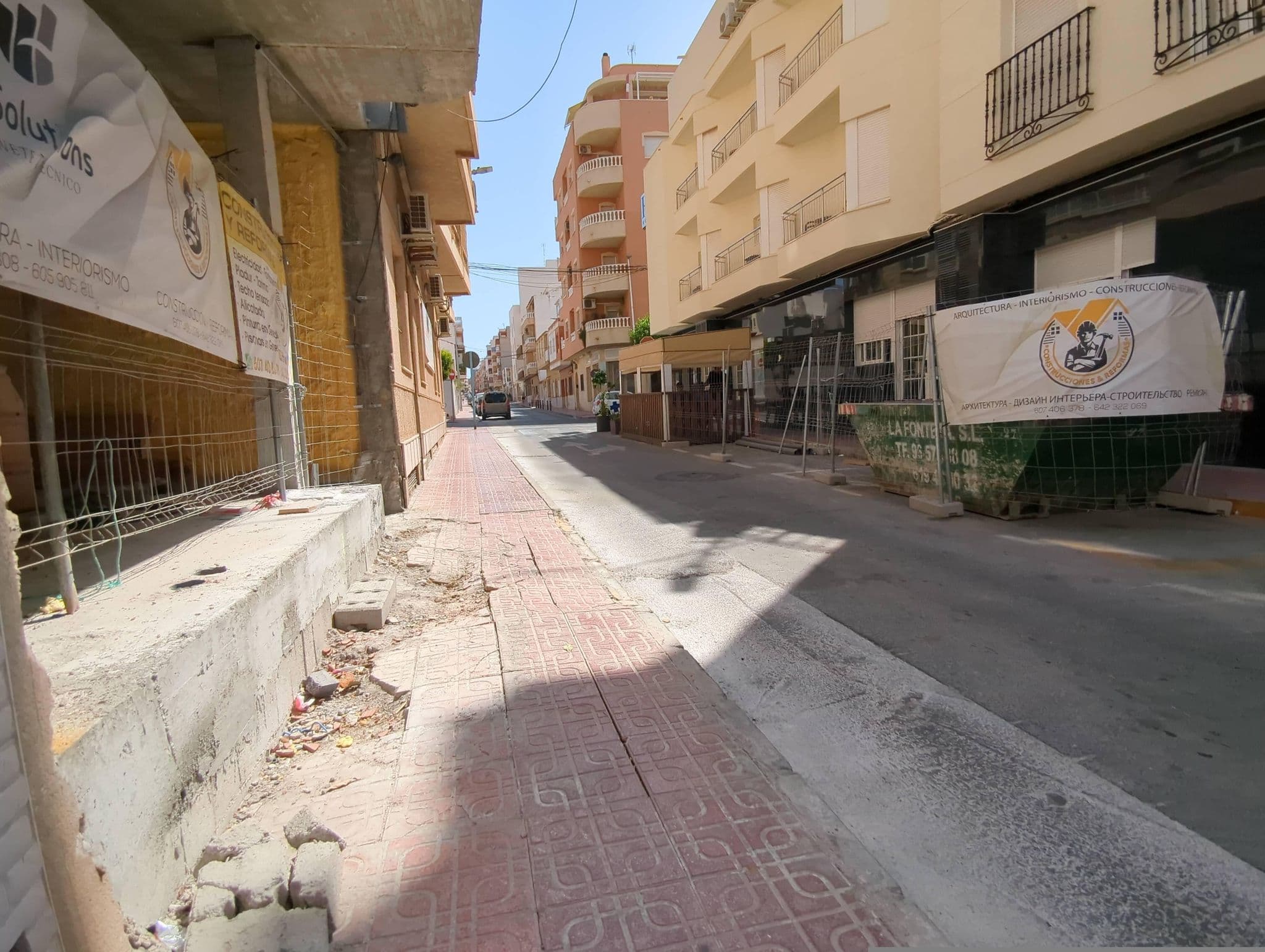 Street view near Hotel Madrid Torrevieja, Torrevieja — © miguel_andrade (CC BY-SA · Mapillary)