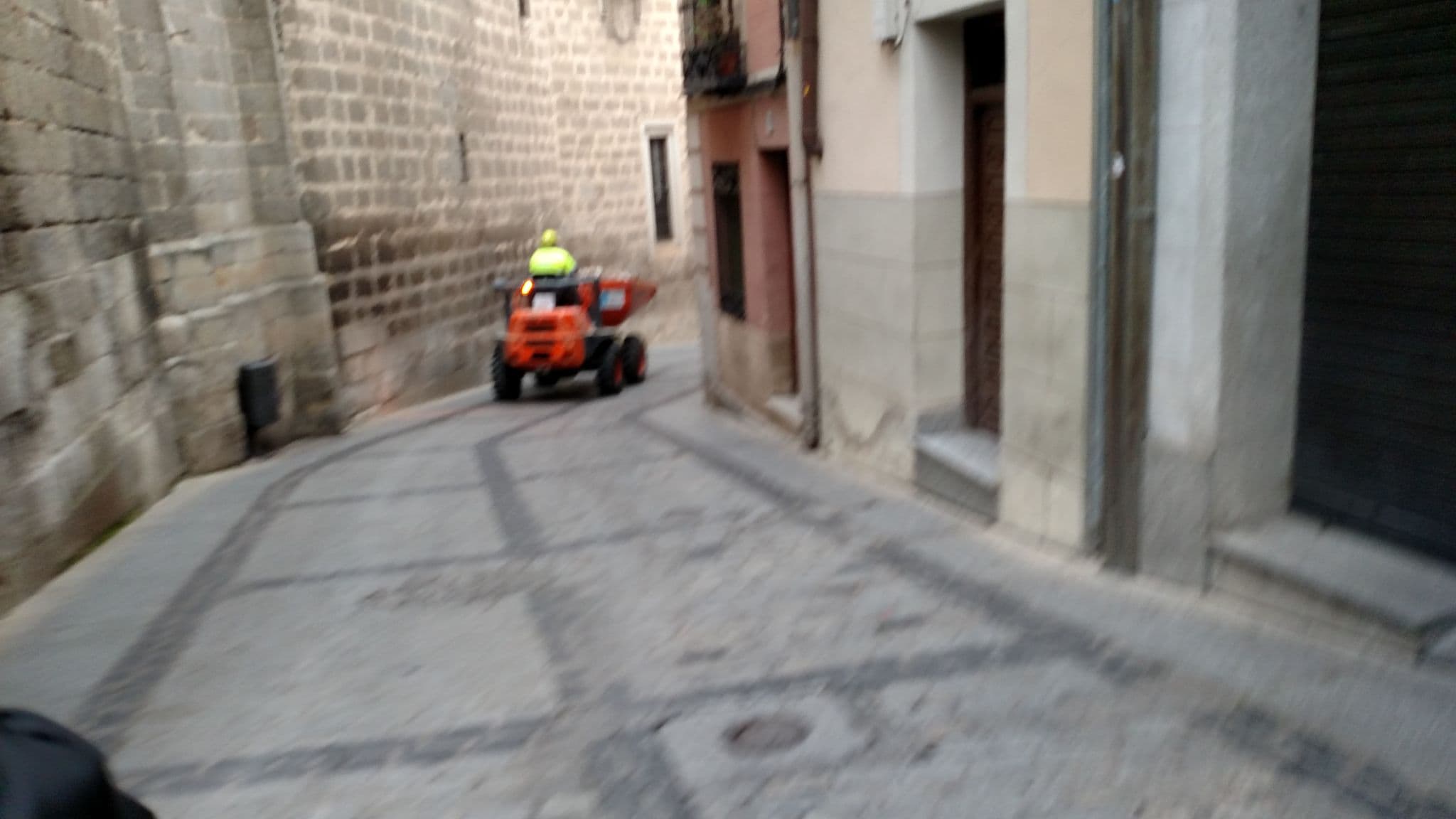 Street view near Hostal Casa de Cisneros, Toledo — © denisaraujo68 (CC BY-SA · Mapillary)