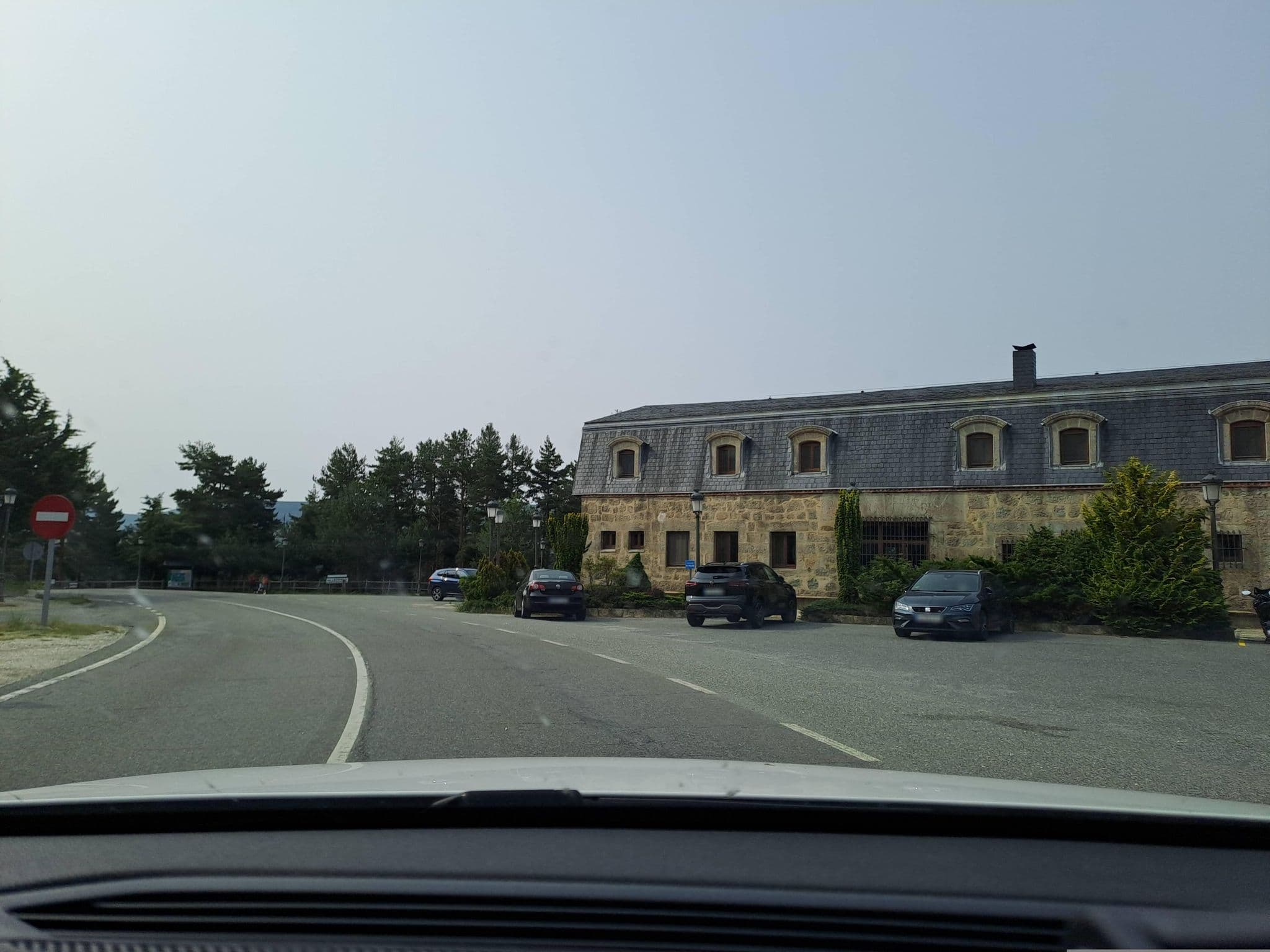Street view near Restaurante el Salon del Rey, Mombeltrán — © normanm (CC BY-SA · Mapillary)
