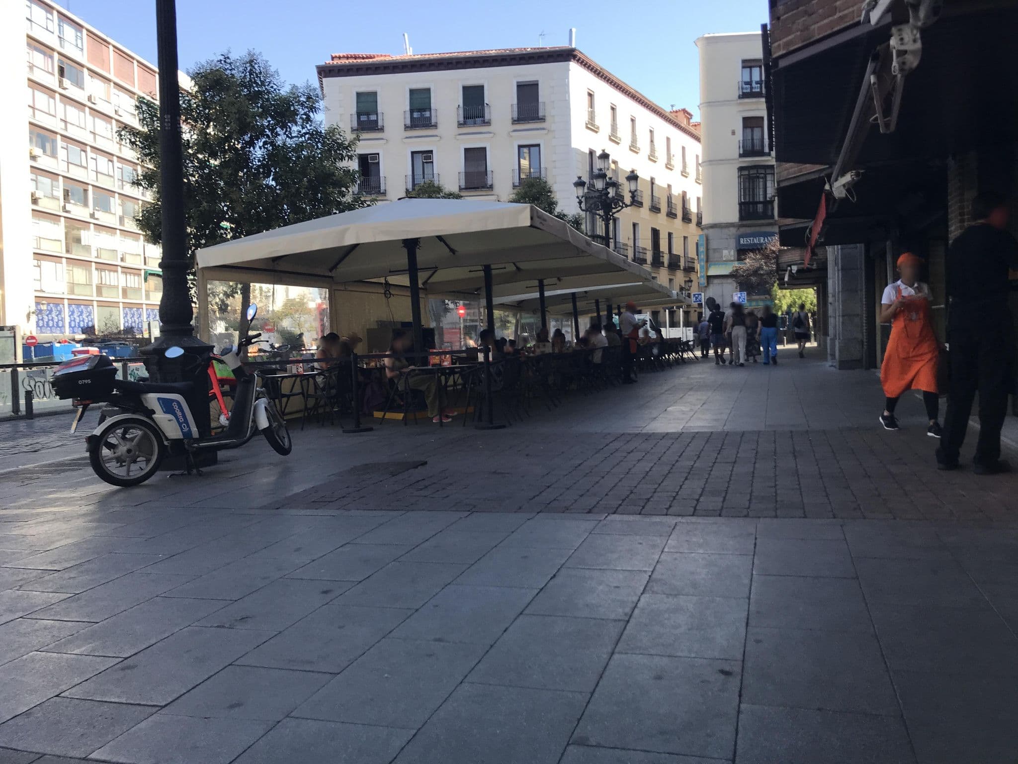 Street view near Medium Cortezo Hotel, Madrid — © miguel_andrade (CC BY-SA · Mapillary)