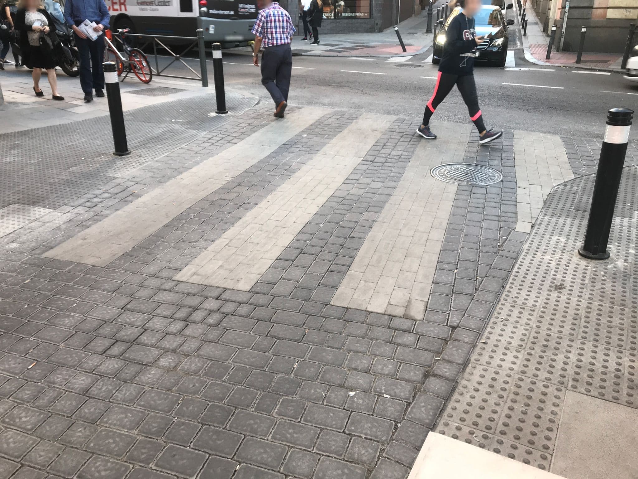 Street view near Airbnb Apartamento *** Gran via - Plaza España, Universidad — © walker99 (CC BY-SA · Mapillary)