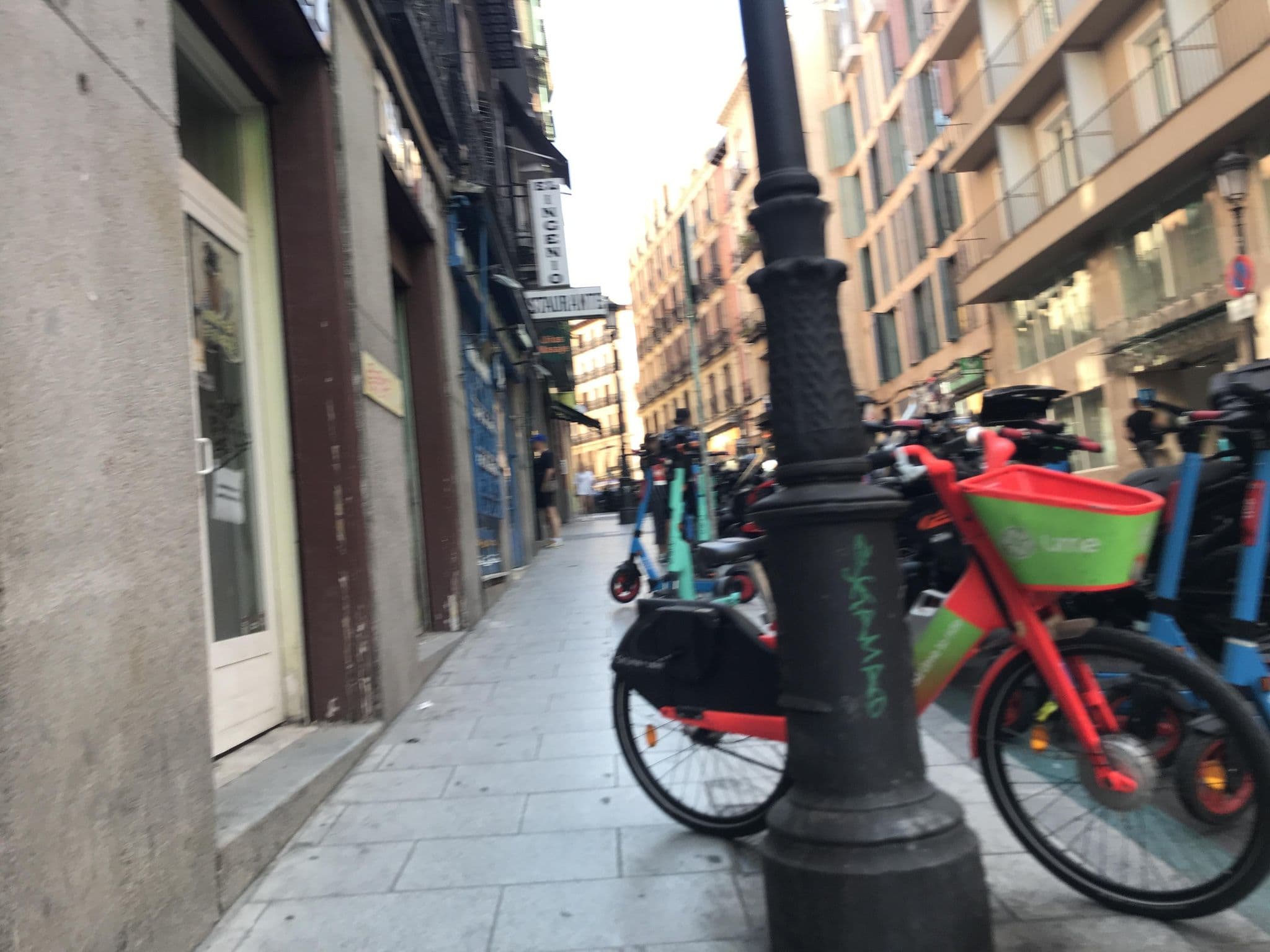 Street view near Centro Empresarial El Coloso, Universidad — © miguel_andrade (CC BY-SA · Mapillary)