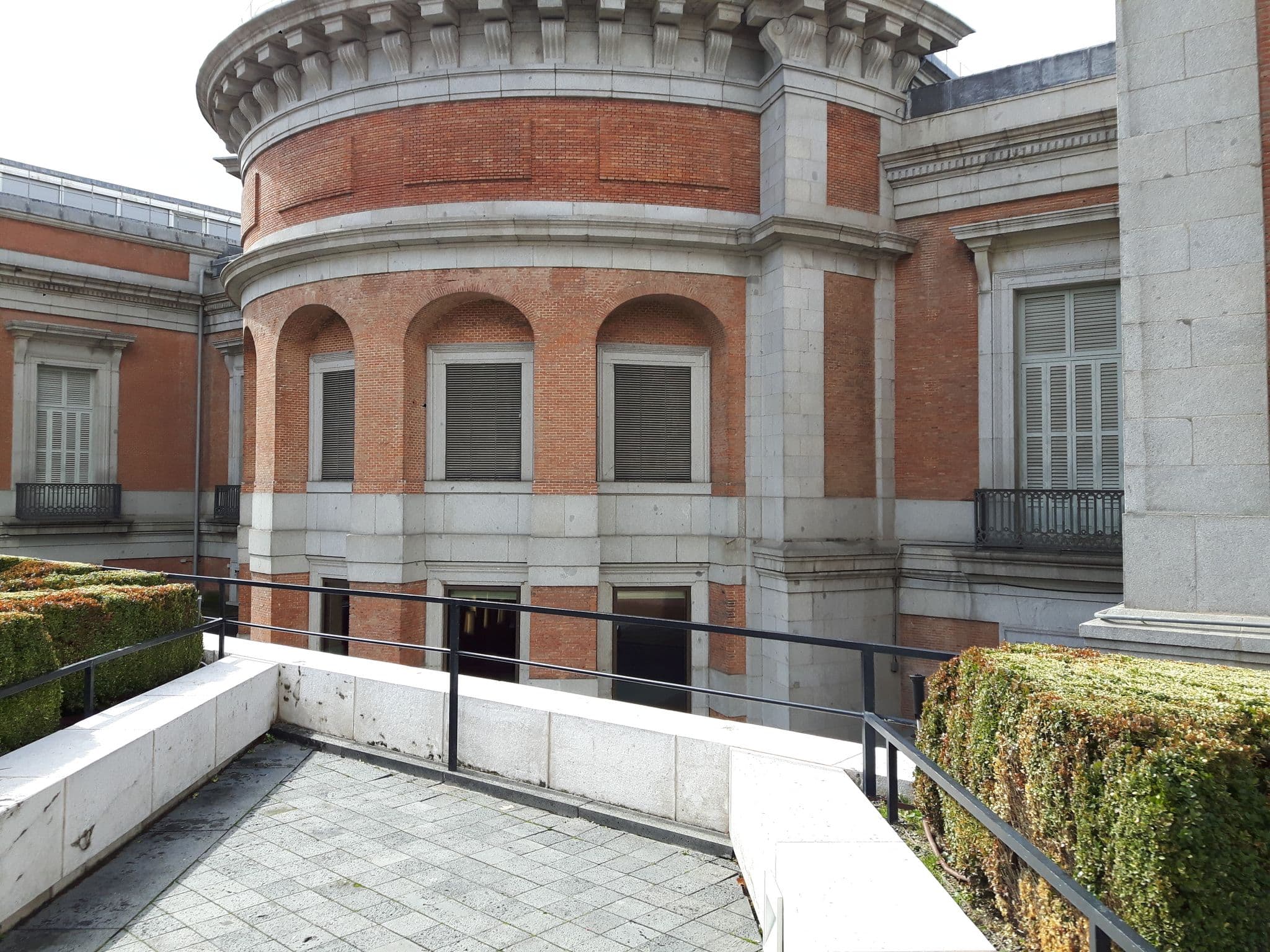 Street view near Visitas Guiadas Madrid © Rutas Madrid, Las Cortes — © wusel007 (CC BY-SA · Mapillary)