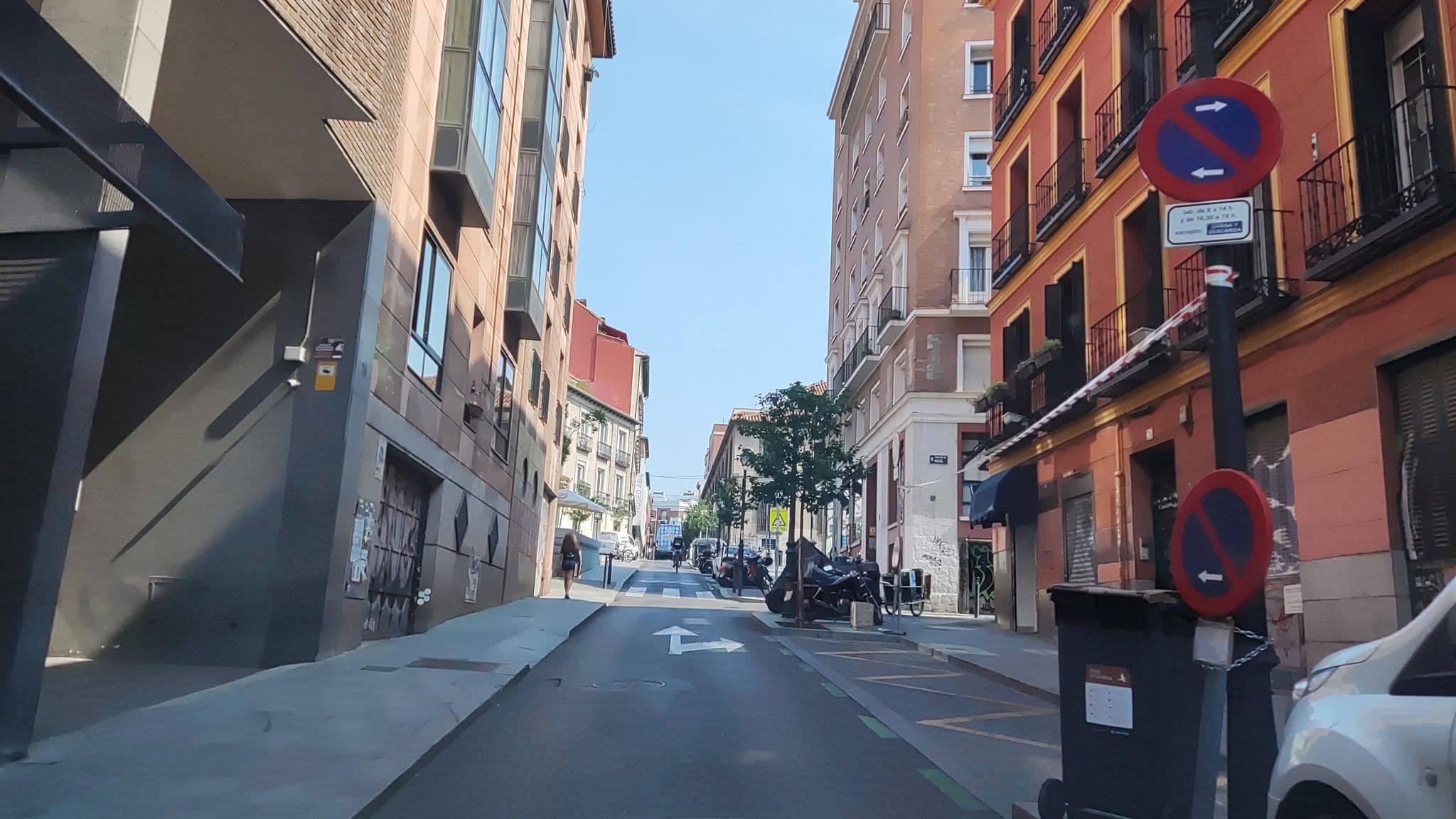 Street view near Apartamentos CalleCultura, Universidad — © polkillas (CC BY-SA · Mapillary)