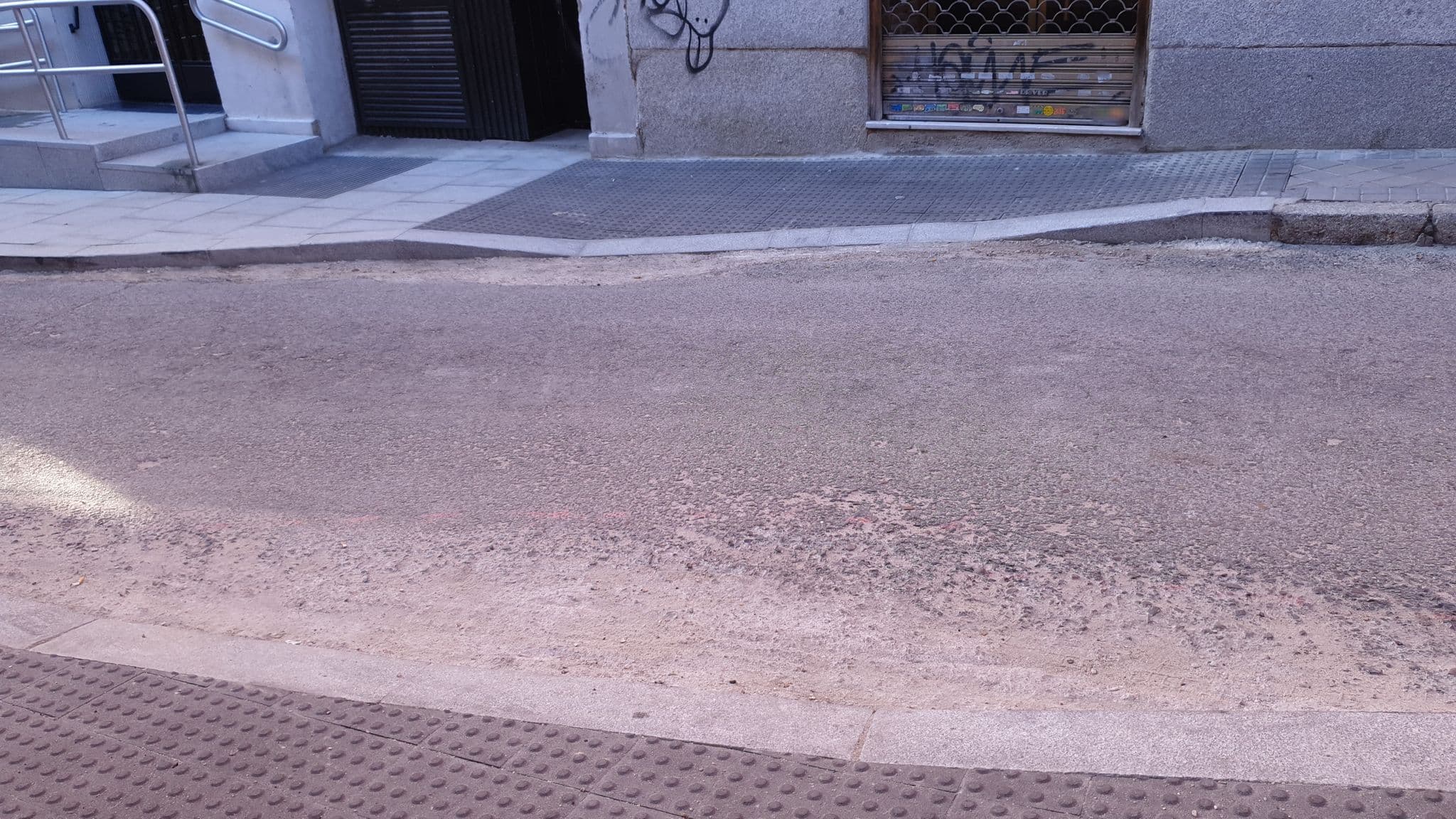 Street view near Apartamentos Conde Duque Decó, Universidad — © reshed (CC BY-SA · Mapillary)