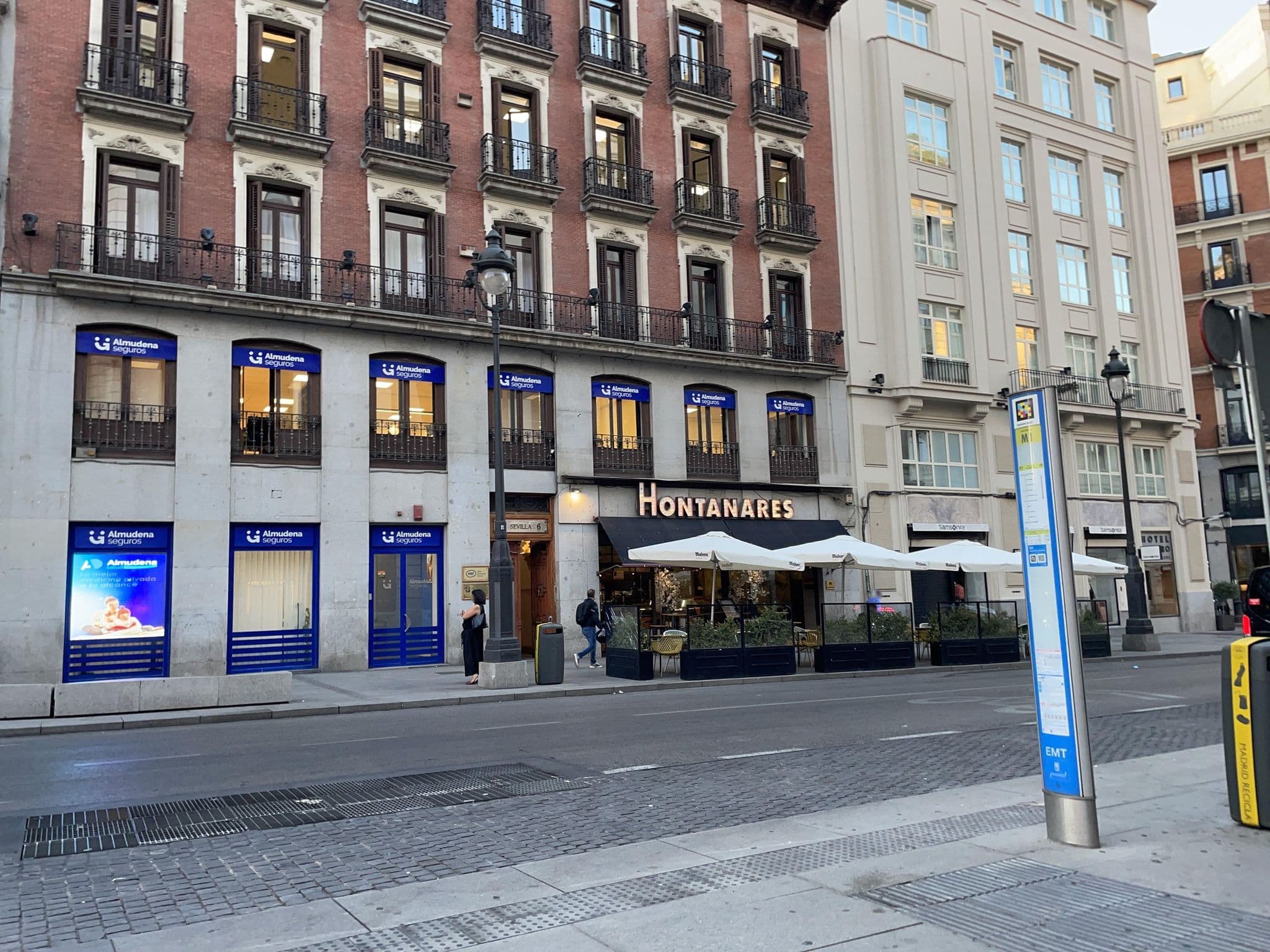 Street view near hotel quattro, Madrid — © seraq (CC BY-SA · Mapillary)