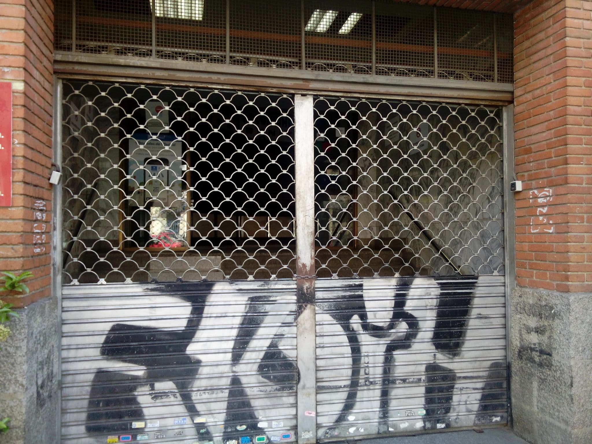 Street view near Alamo Apartments, Universidad — © johnarupire (CC BY-SA · Mapillary)