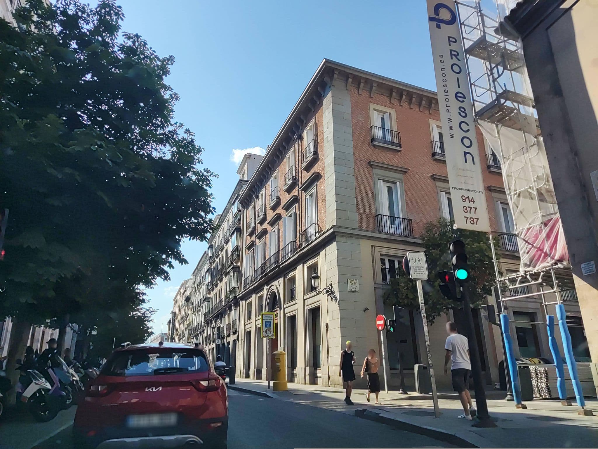 Street view near Principe Hosteleria, Madrid — © polkillas (CC BY-SA · Mapillary)