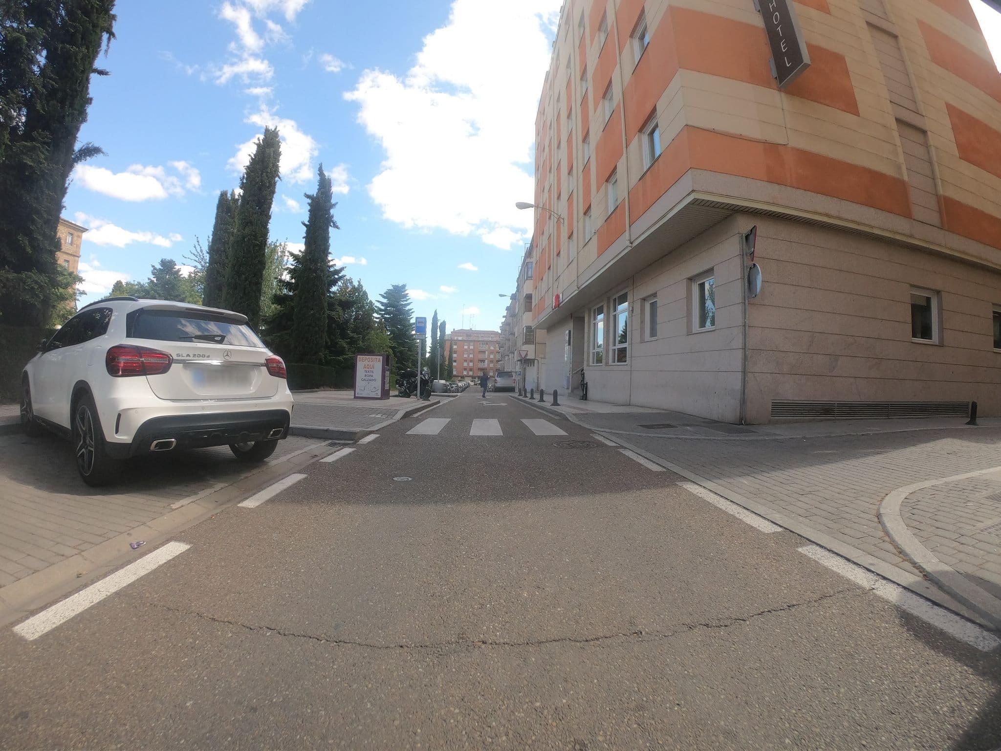 Street view near trh Alcora, Santa Marta de Tormes — © sanchi (CC BY-SA · Mapillary)