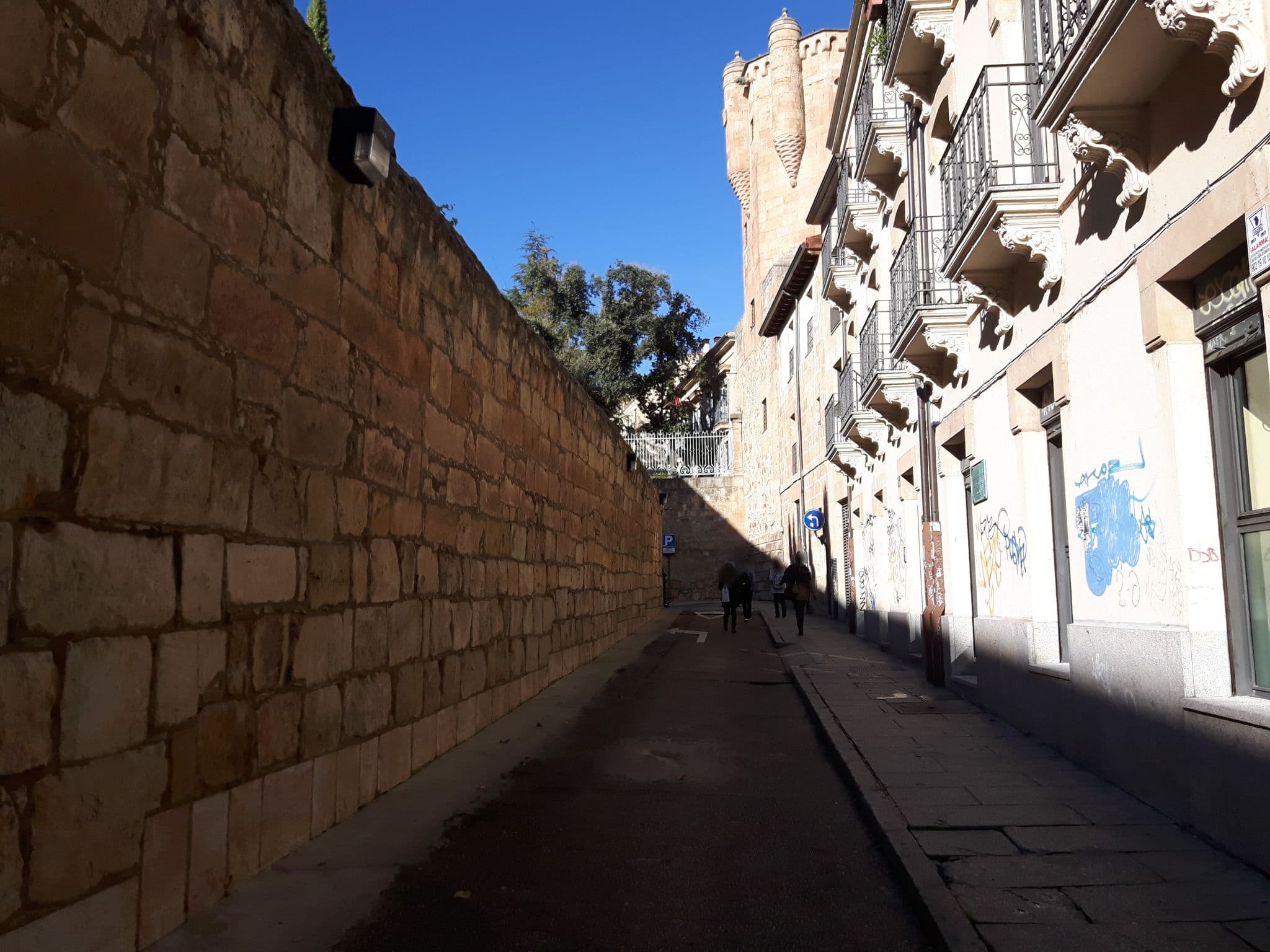 Street view near Hotel Torre Del Clavero Salamanca, Santa Marta de Tormes — © civitas (CC BY-SA · Mapillary)