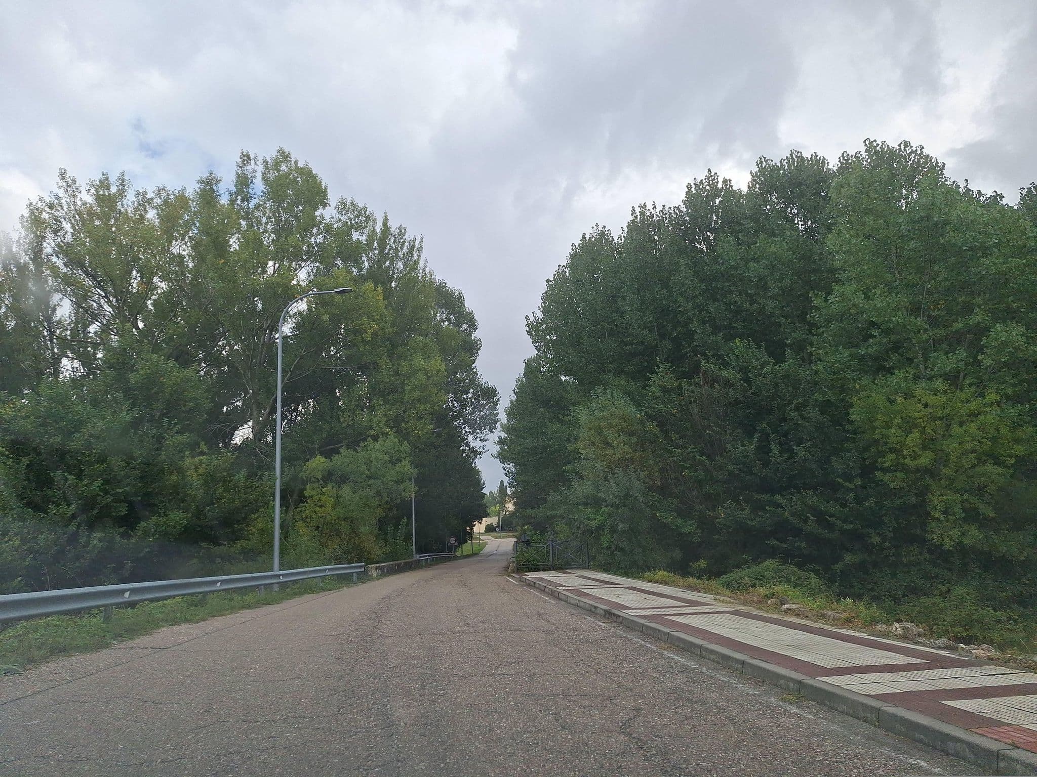 Street view near Alojamiento la Luz de la Sierra, Buitrago del Lozoya — © Albergarri788 (CC BY-SA · Mapillary)