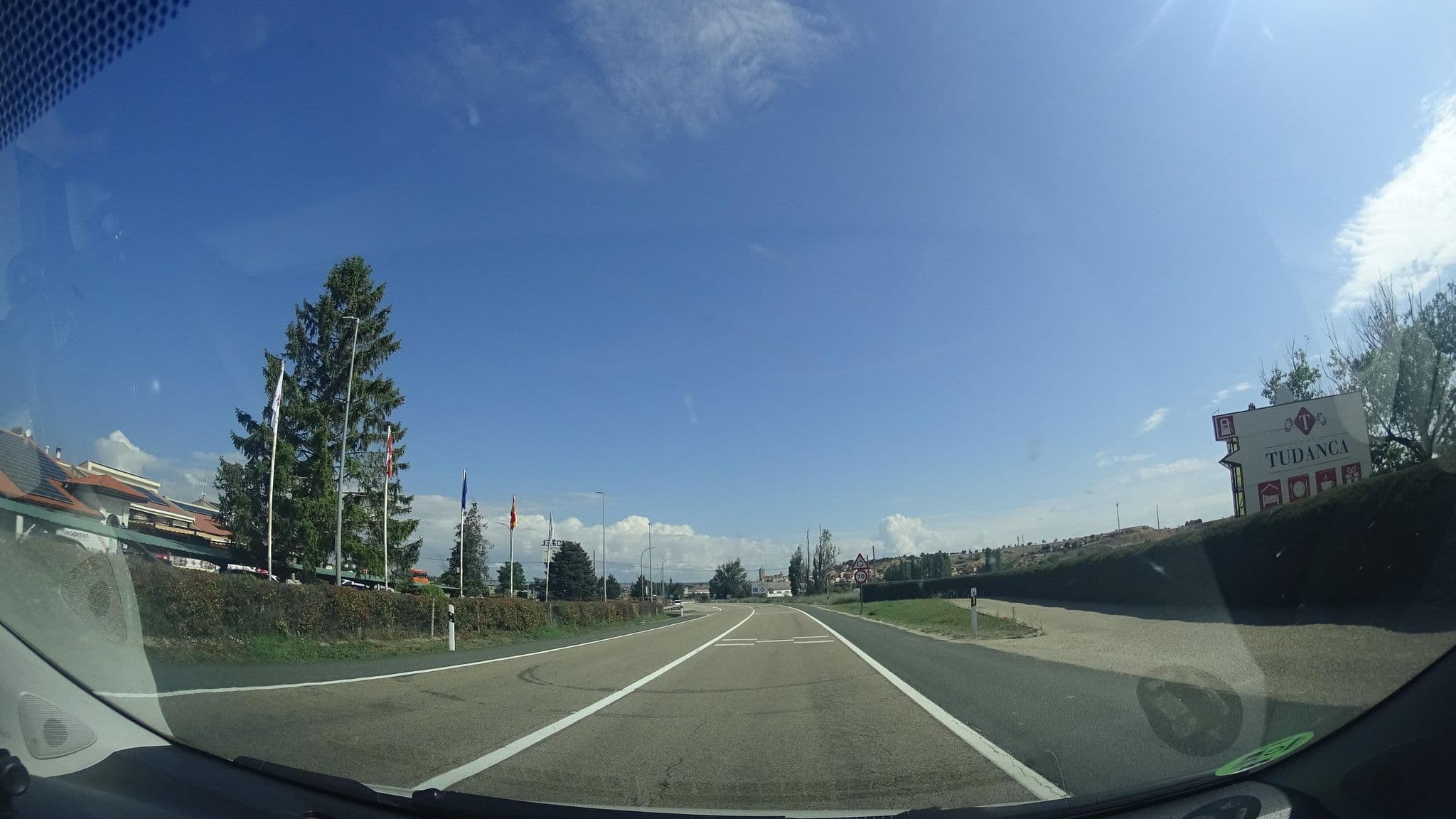 Street view near Tudanca - Aranda II, Aranda de Duero — © robertogeb (CC BY-SA · Mapillary)