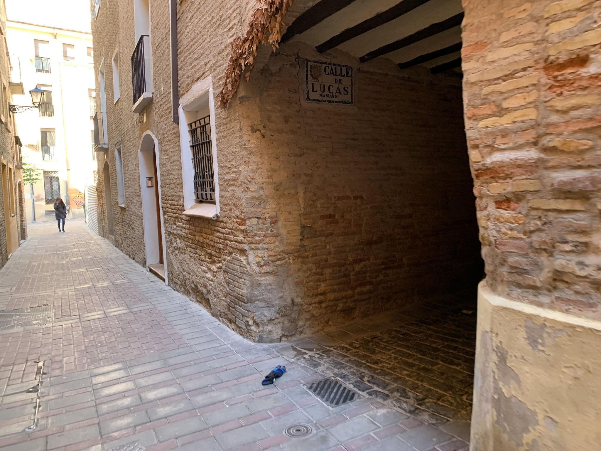 Street view near Apartamentos Horno Zaragoza, Zaragoza — © robot8a (CC BY-SA · Mapillary)