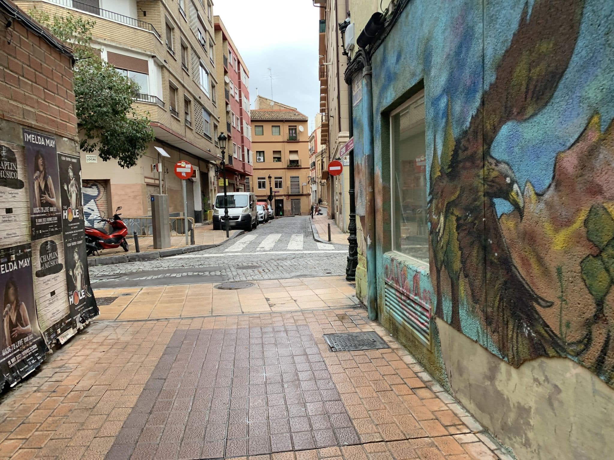 Street view near Apartamentos Turísticos Reyes Católicos, Zaragoza — © robot8a (CC BY-SA · Mapillary)