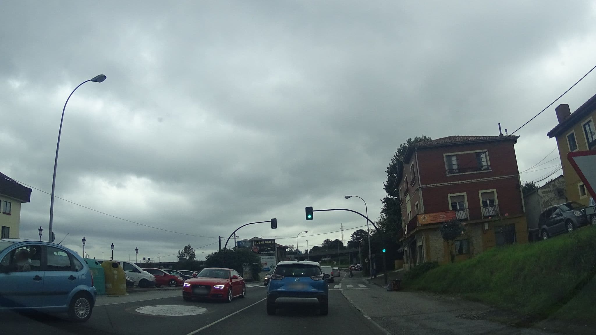 Street view near Celuisma Las Lomas Hotel Oviedo, Oviedo — © robertogeb (CC BY-SA · Mapillary)
