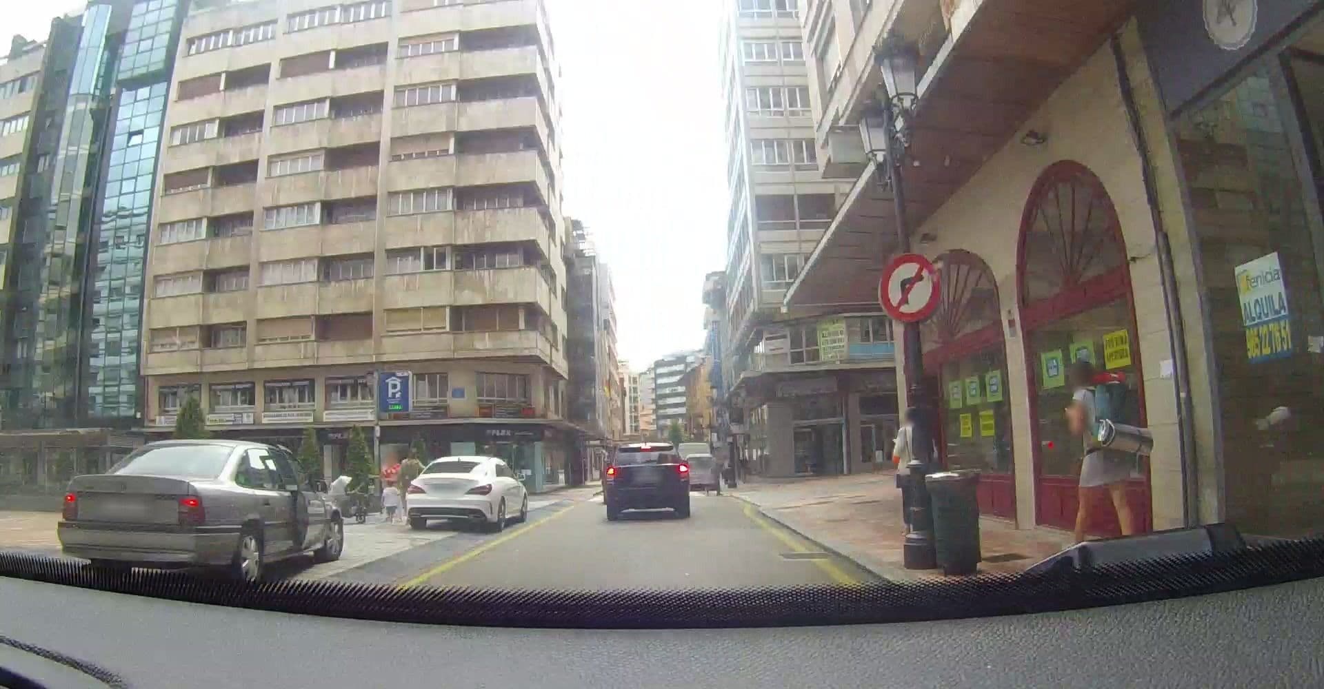 Street view near Grupo de Empresas Turisticas Martinez, Oviedo — © VincentVE (CC BY-SA · Mapillary)