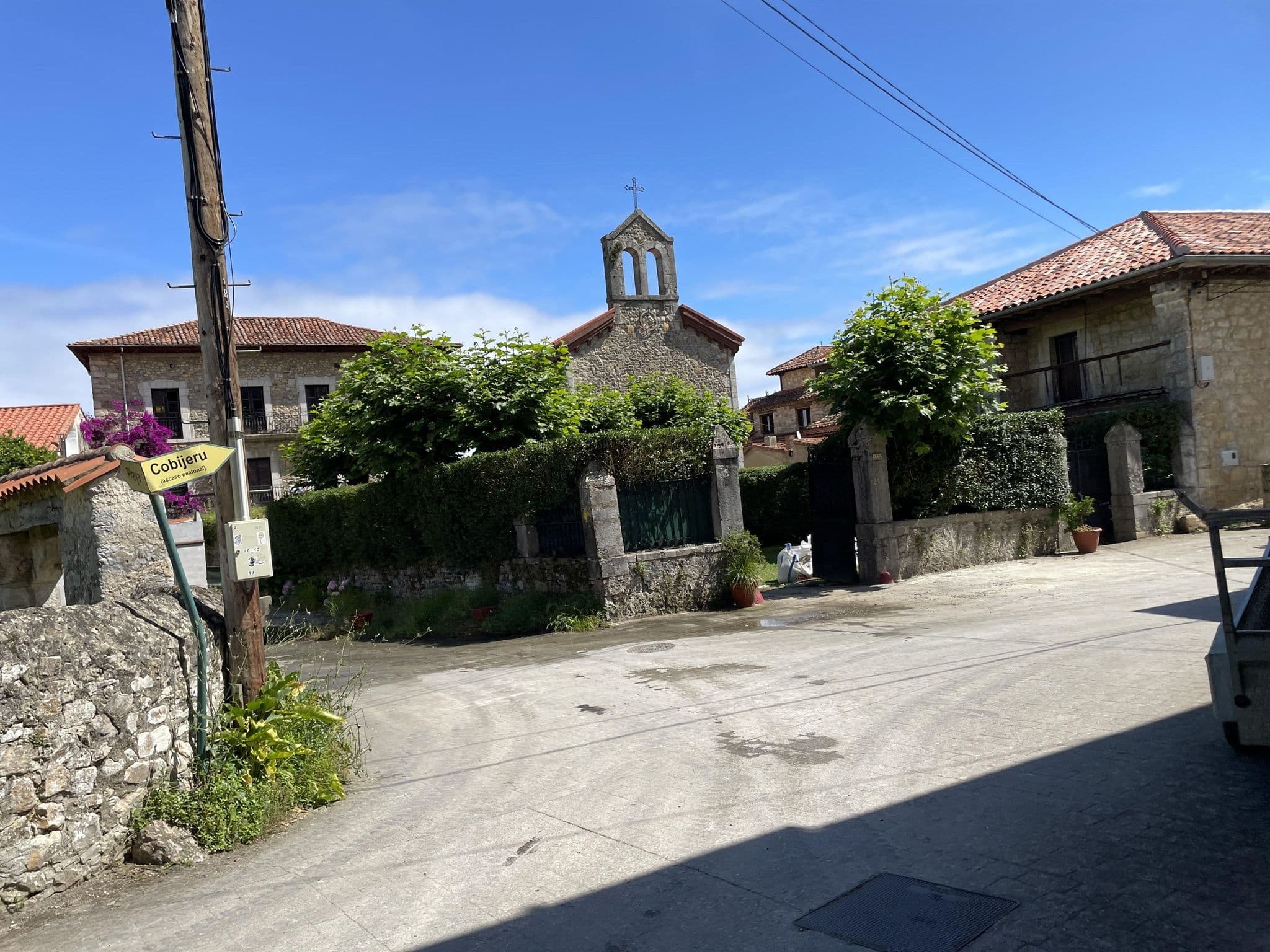Street view near Casa de Aldea el Valle, Llanes — © seraq (CC BY-SA · Mapillary)