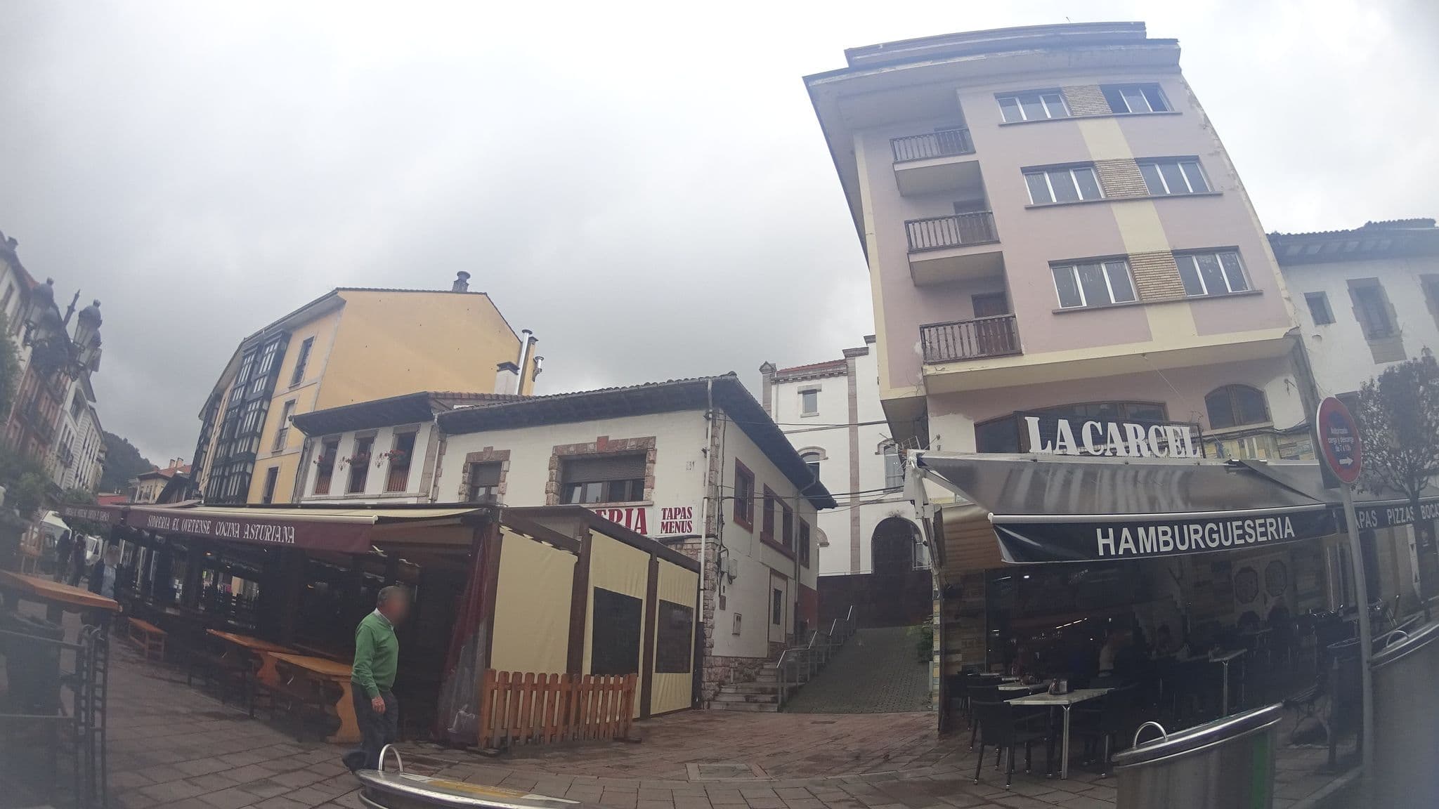 Street view near Apartamentos San Pelayo, Cangas de Onís — © robertogeb (CC BY-SA · Mapillary)