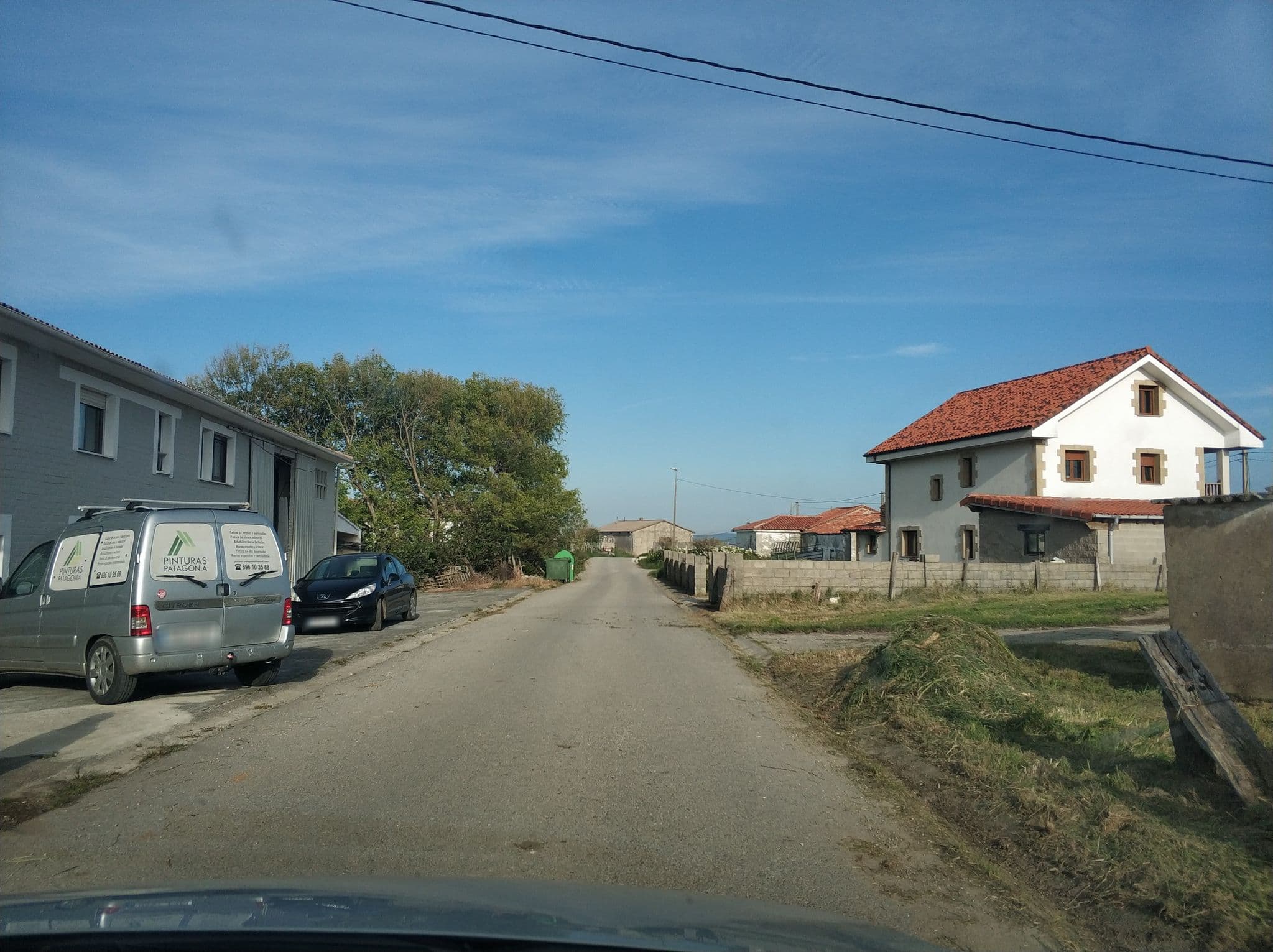 Street view near Pensión Oyambre, San Vicente de la Barquera — © sanchi (CC BY-SA · Mapillary)