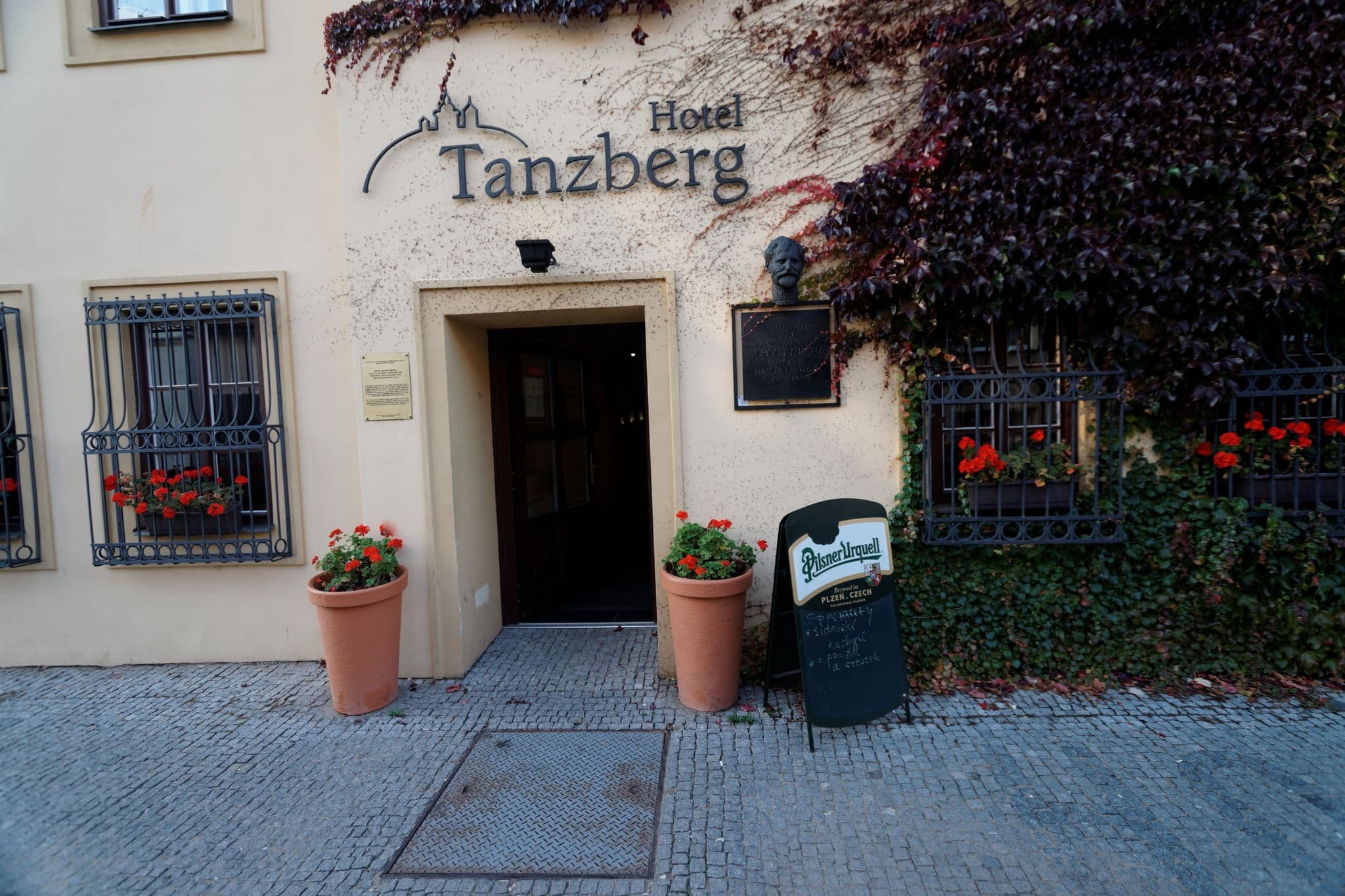 Street view near Boutique Hotel Tanzberg, Mikulov — © txllxt (CC BY-SA · Mapillary)