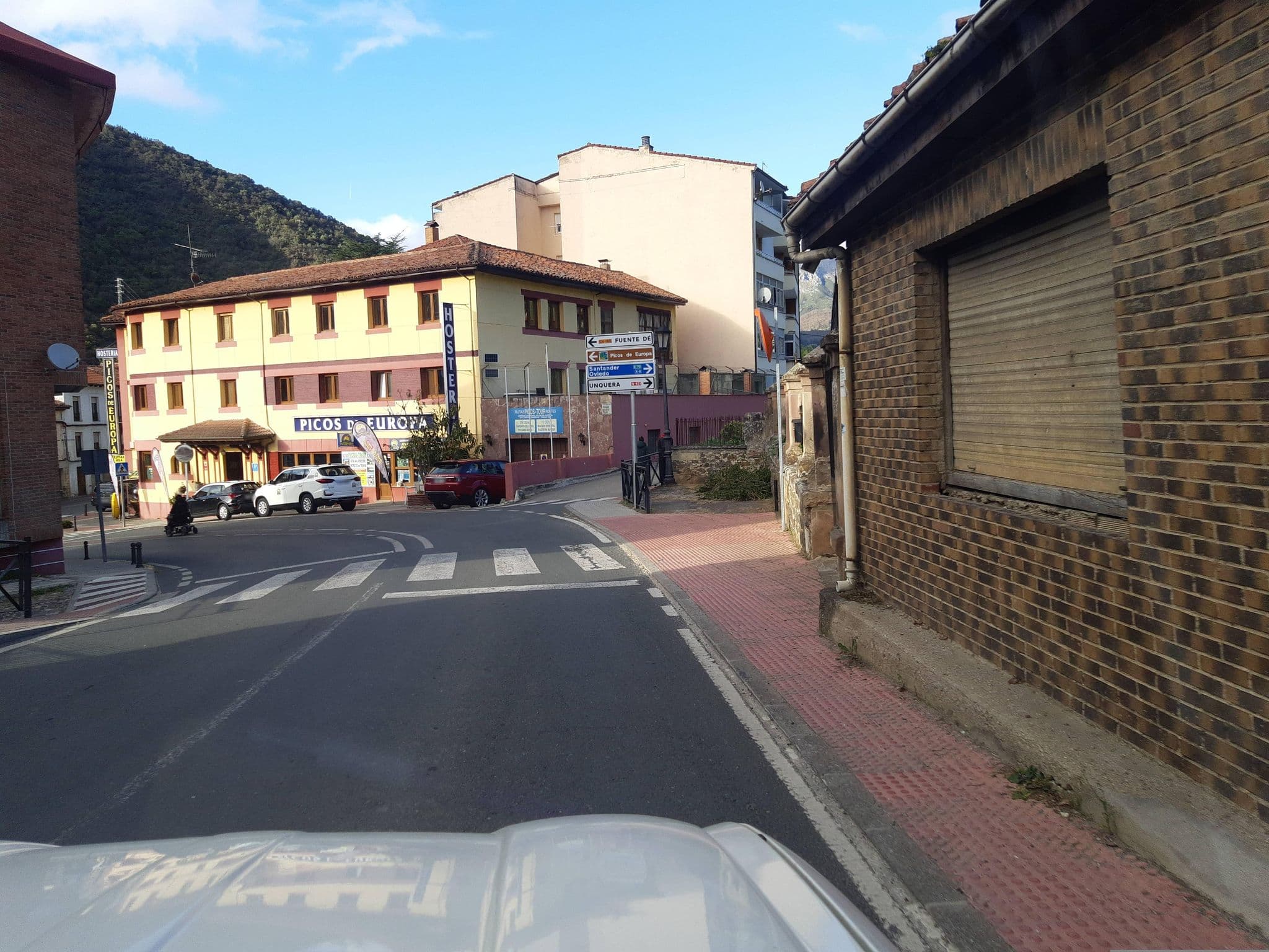 Street view near la braña de potes, Potes — © geo50 (CC BY-SA · Mapillary)