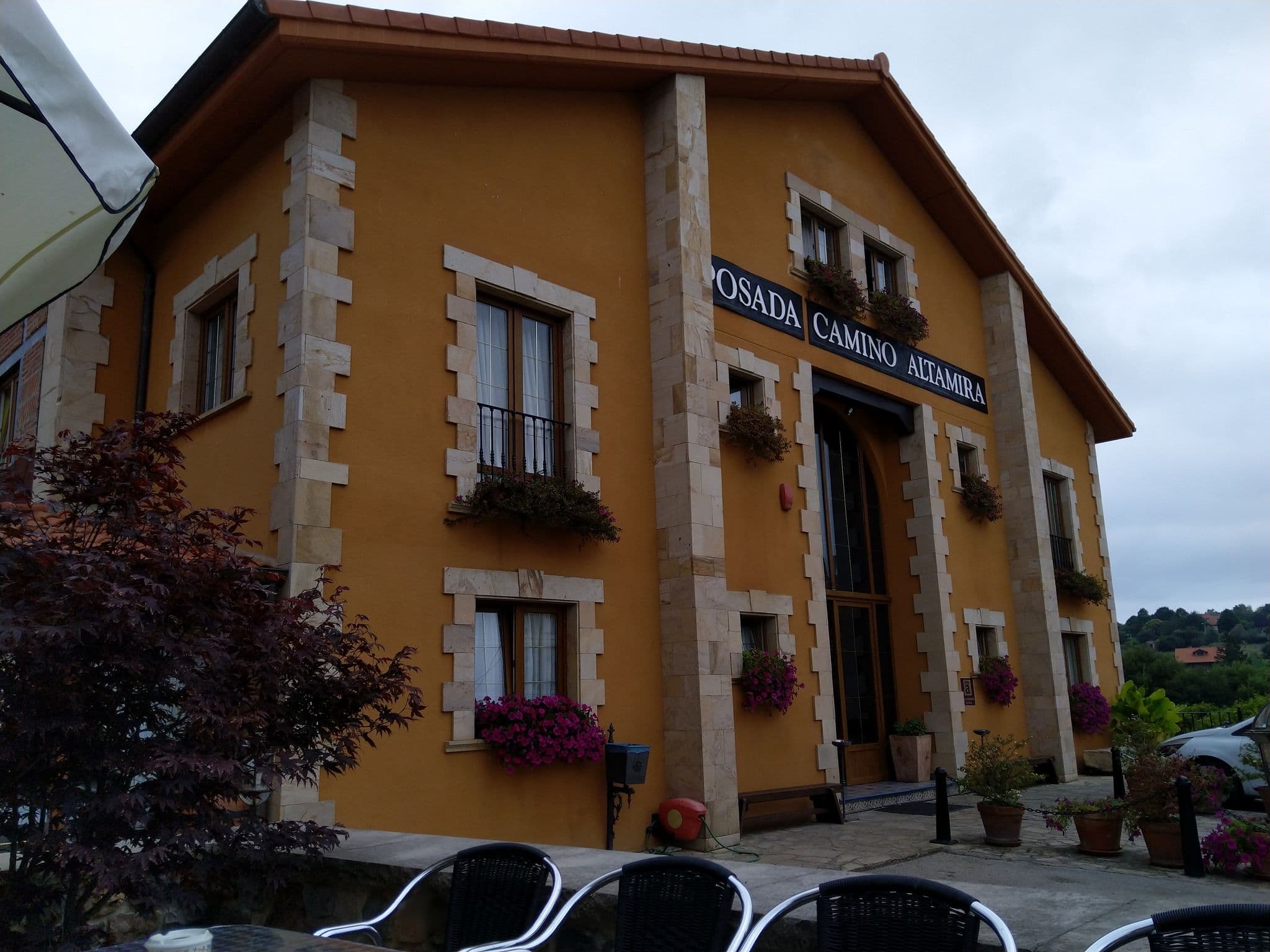 Street view near Hotel Oca Posada Camino de Altamira Santillana del Mar, Santillana — © vimagode (CC BY-SA · Mapillary)