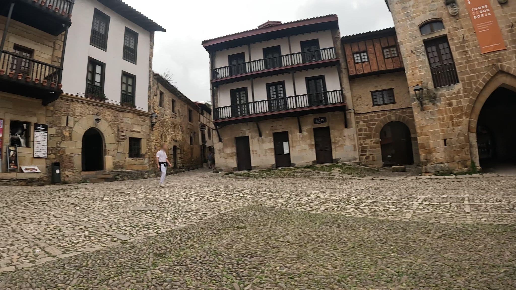 Street view near Hospedaje Angelica, Santillana — © vinisa (CC BY-SA · Mapillary)